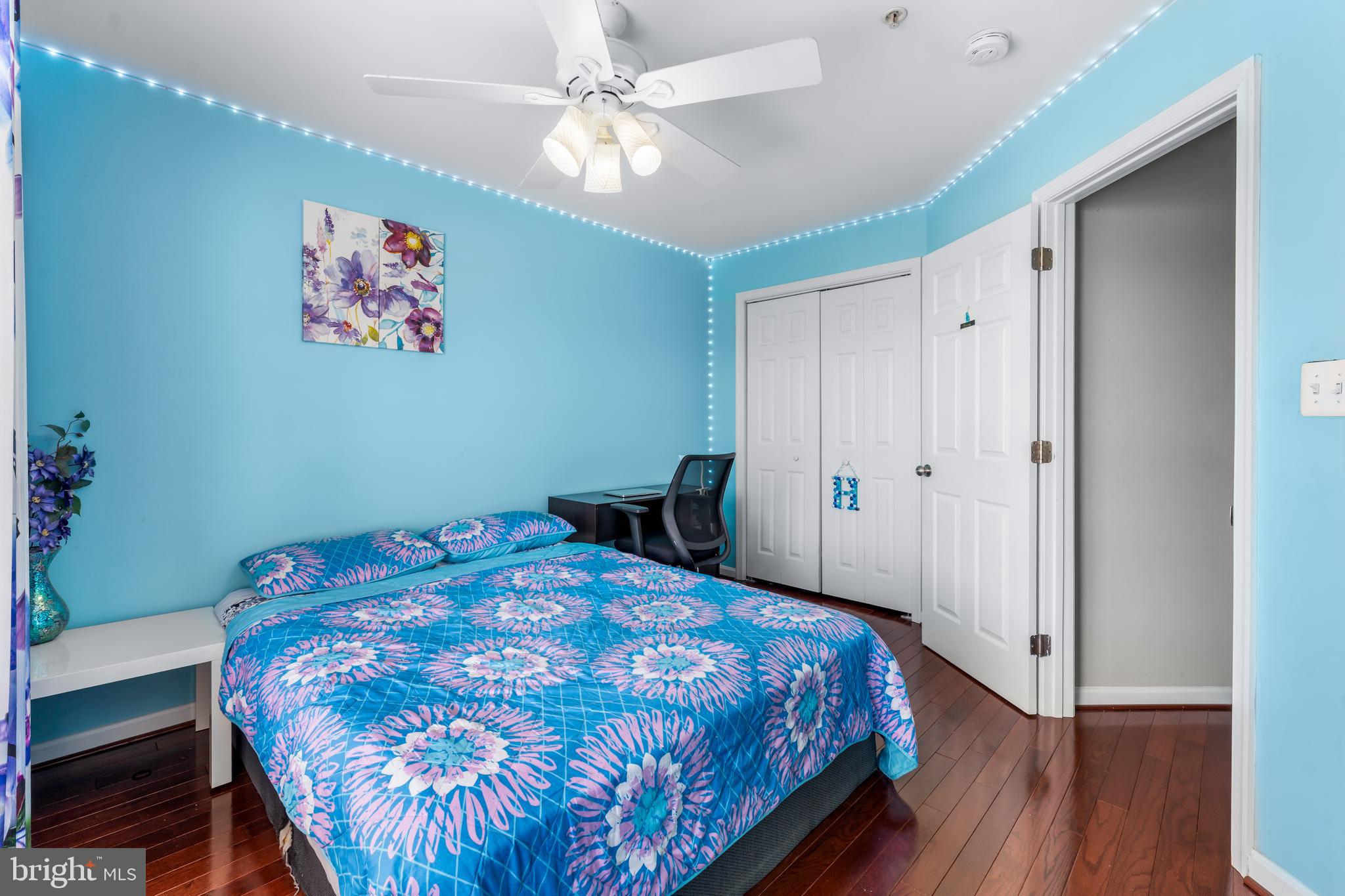 EMERALD KNOLLS - Residential