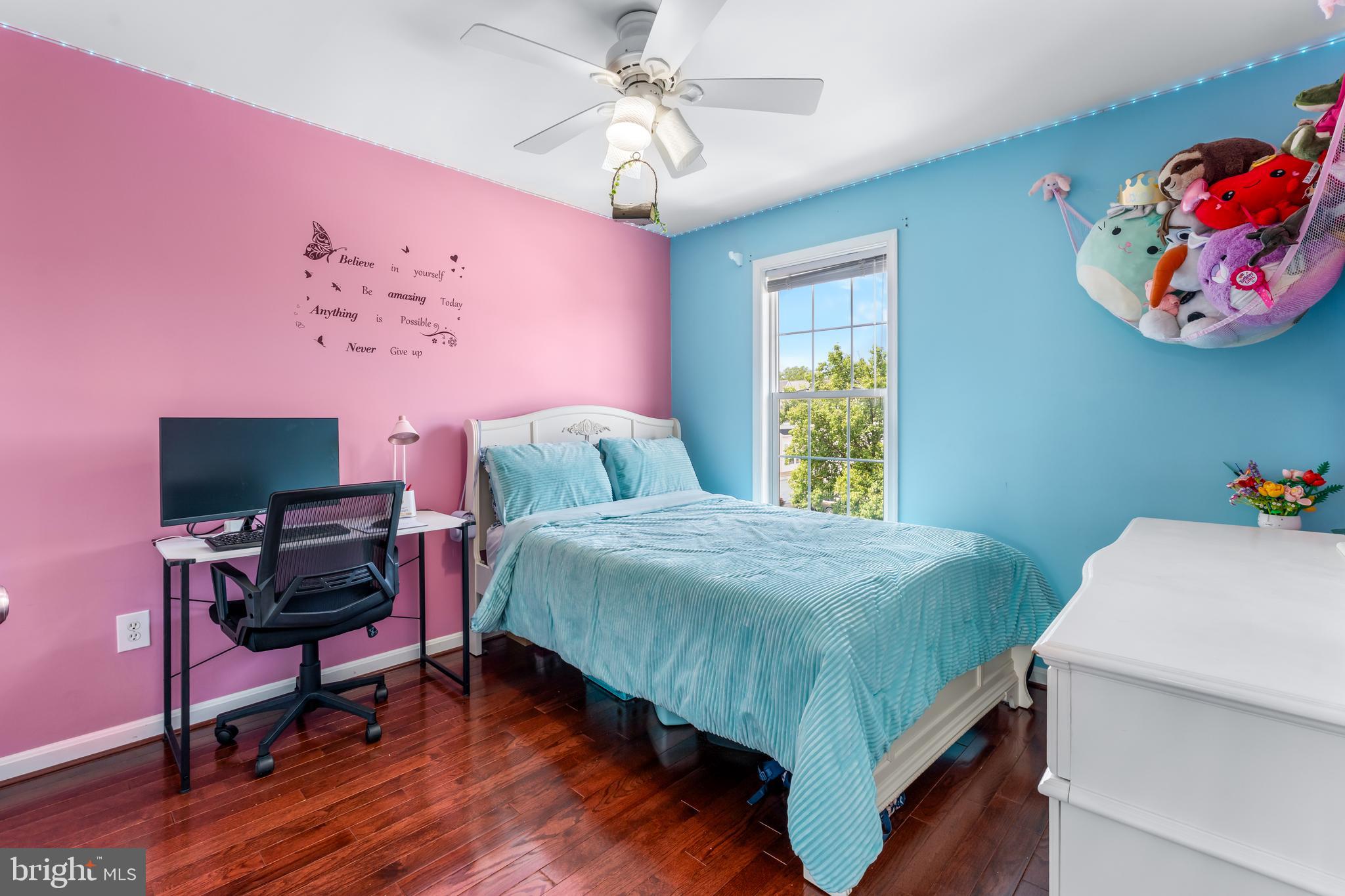 EMERALD KNOLLS - Residential