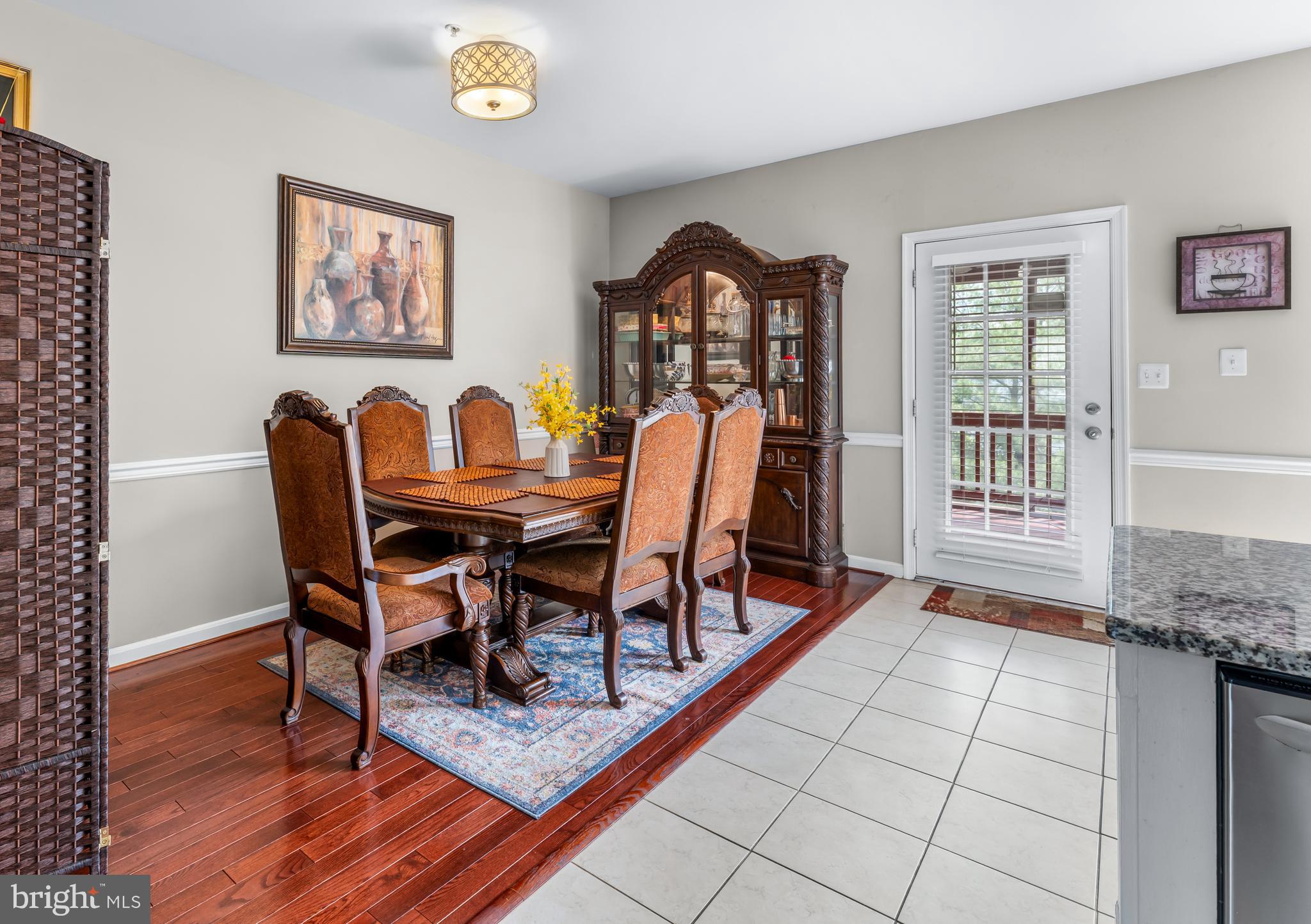 EMERALD KNOLLS - Residential