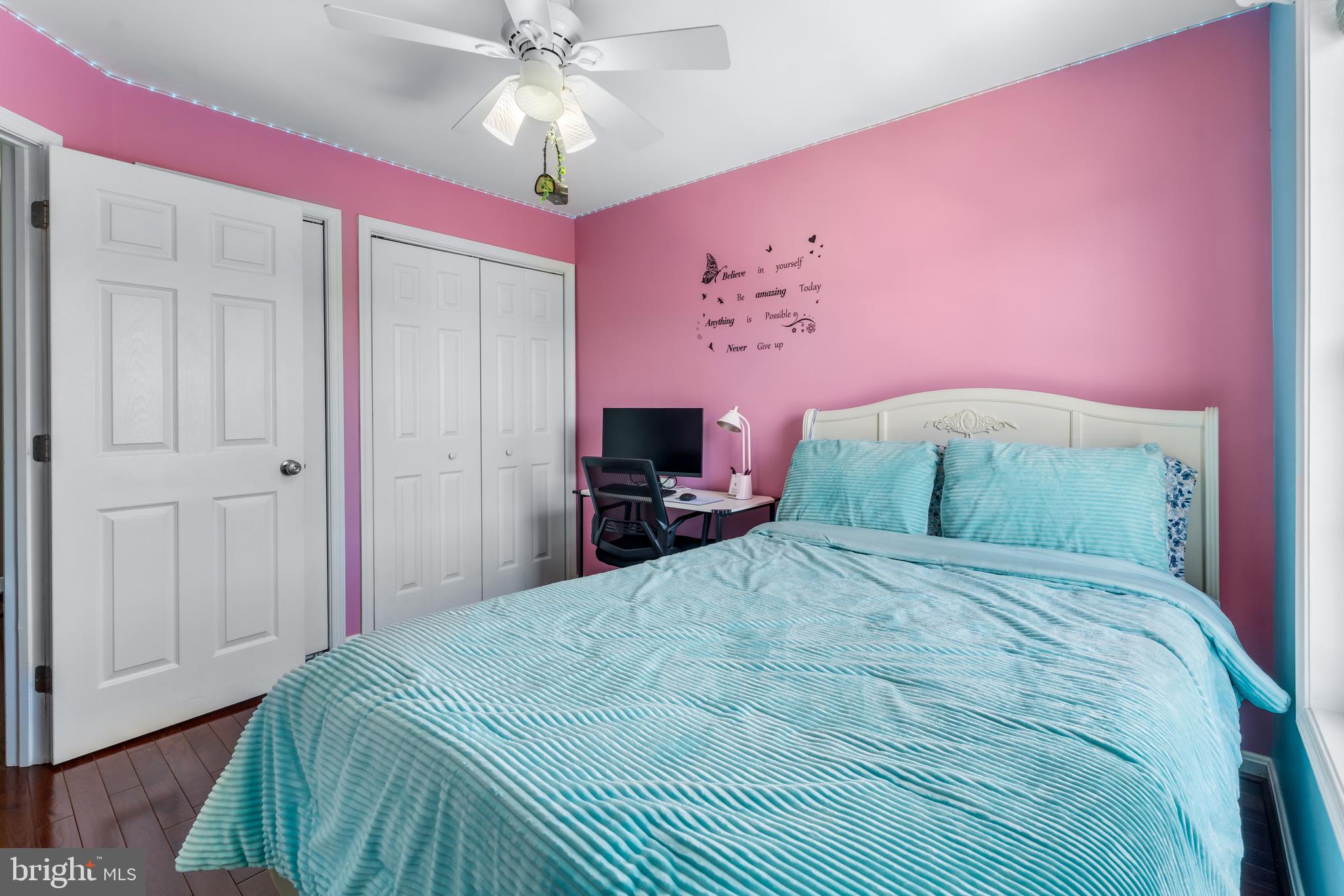 EMERALD KNOLLS - Residential