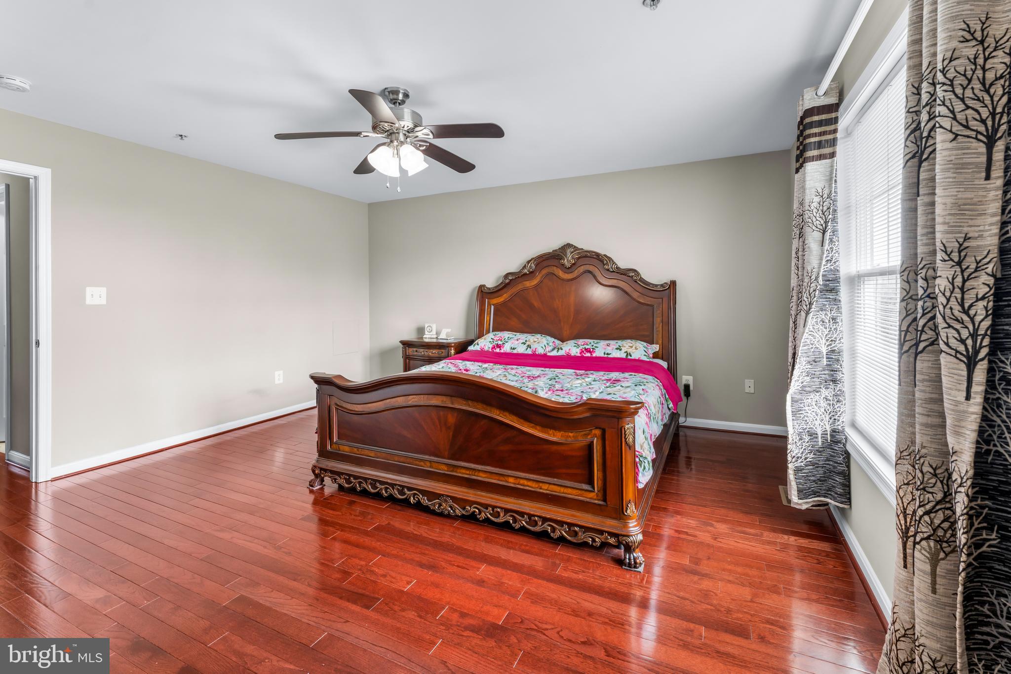 EMERALD KNOLLS - Residential
