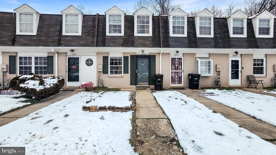 Welcome to your new rental home.  This house features 2 Bedrooms, 1 full bathroom, open eat-in kitchen, spacious dining room/living room combination, a stackable washer and dryer, and hardwood floors throughout.  This rental is available now! Conveniently located near major roadways, public transportation, and shopping.