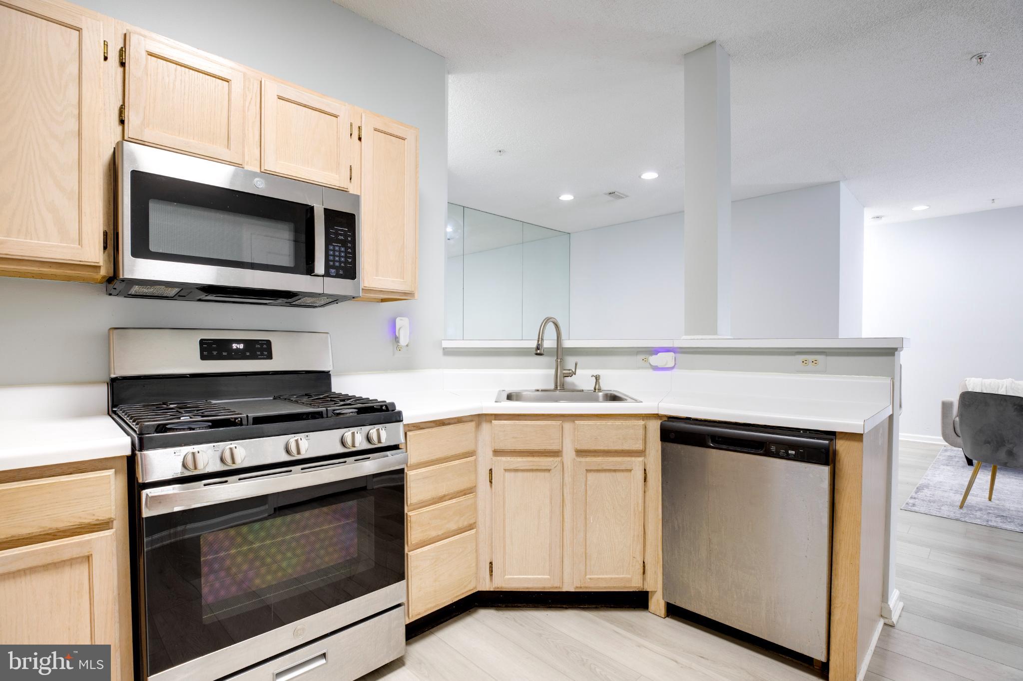 SANDERLING CONDO - Residential Lease