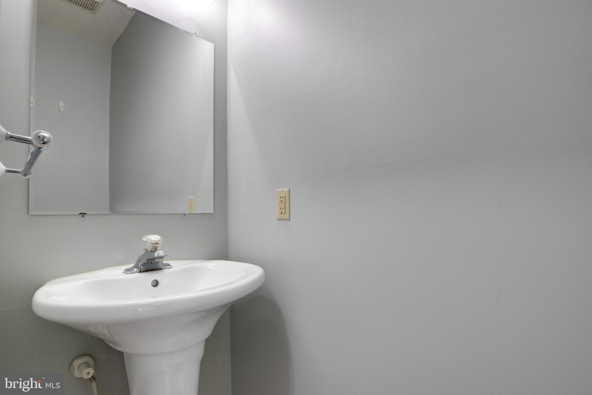 SANDERLING CONDO - Residential Lease