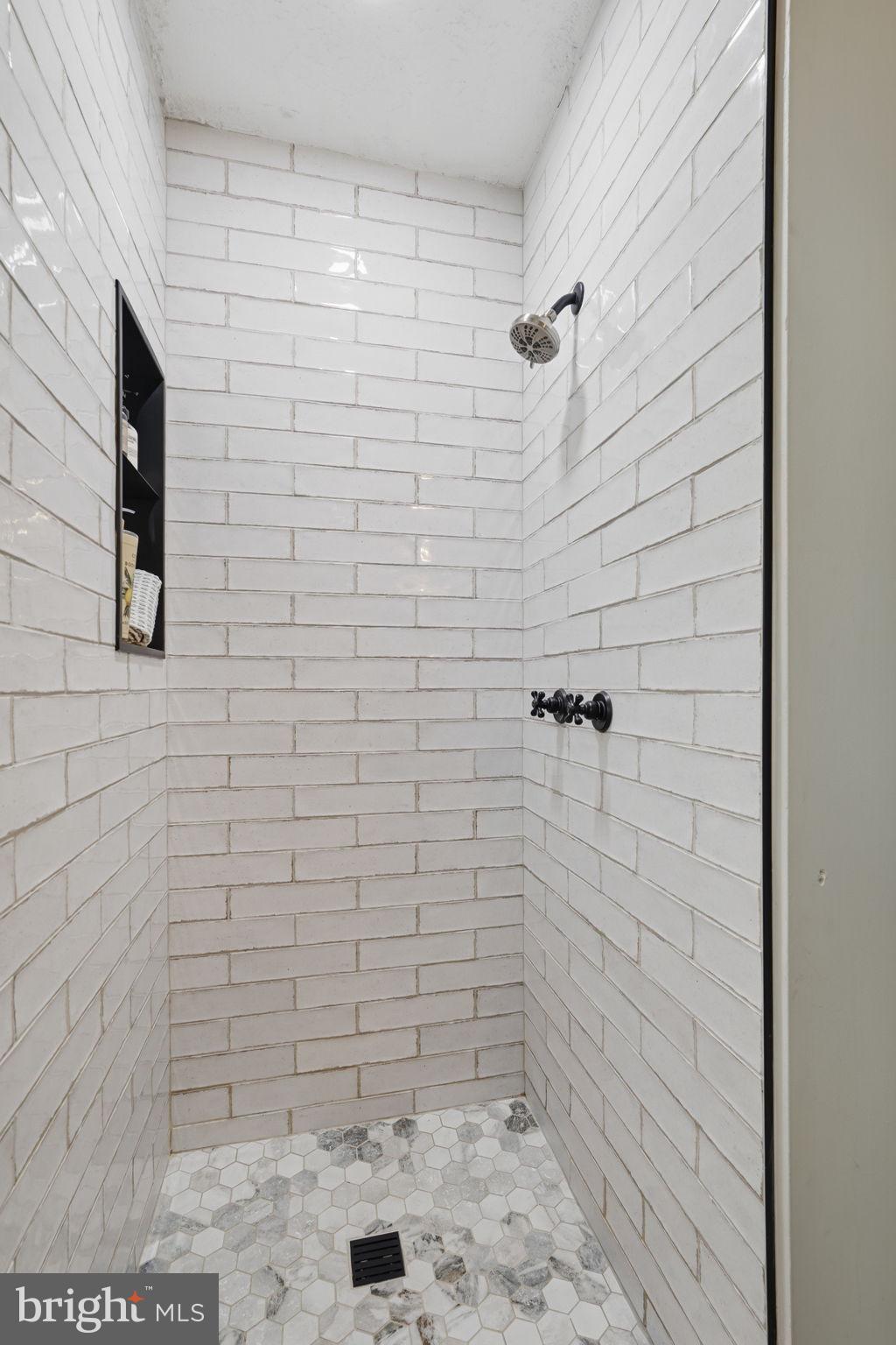 BLUE MOUNTAIN - Residential