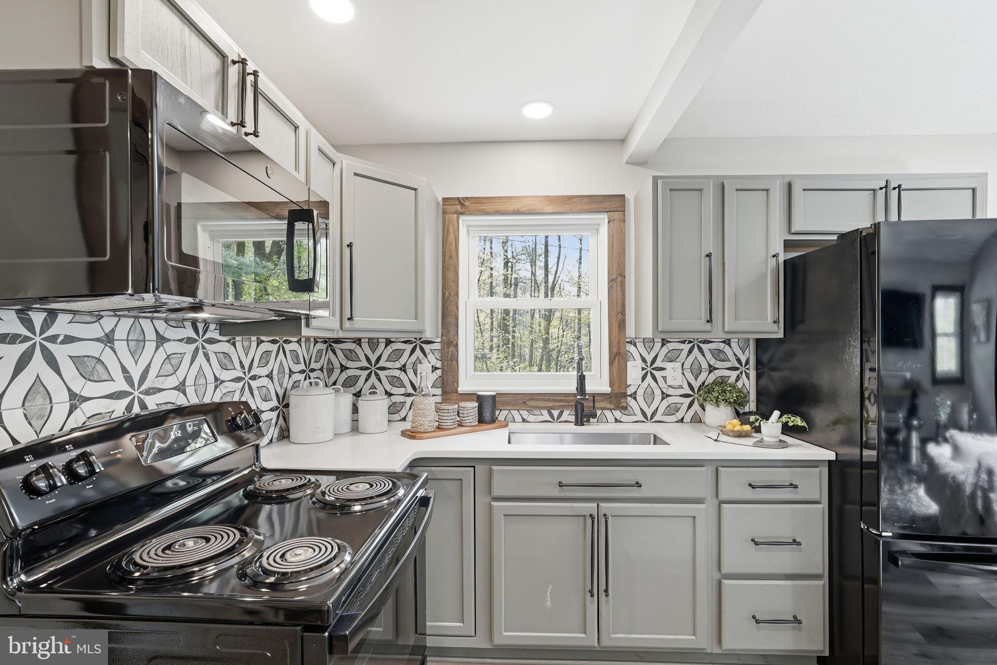 BLUE MOUNTAIN - Residential