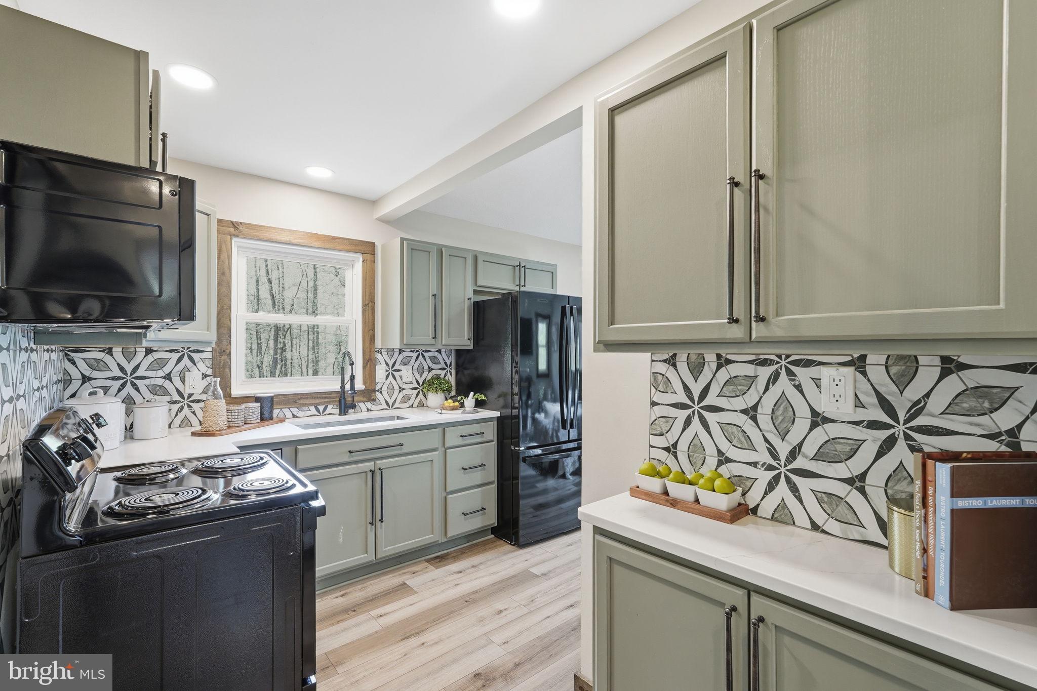 BLUE MOUNTAIN - Residential