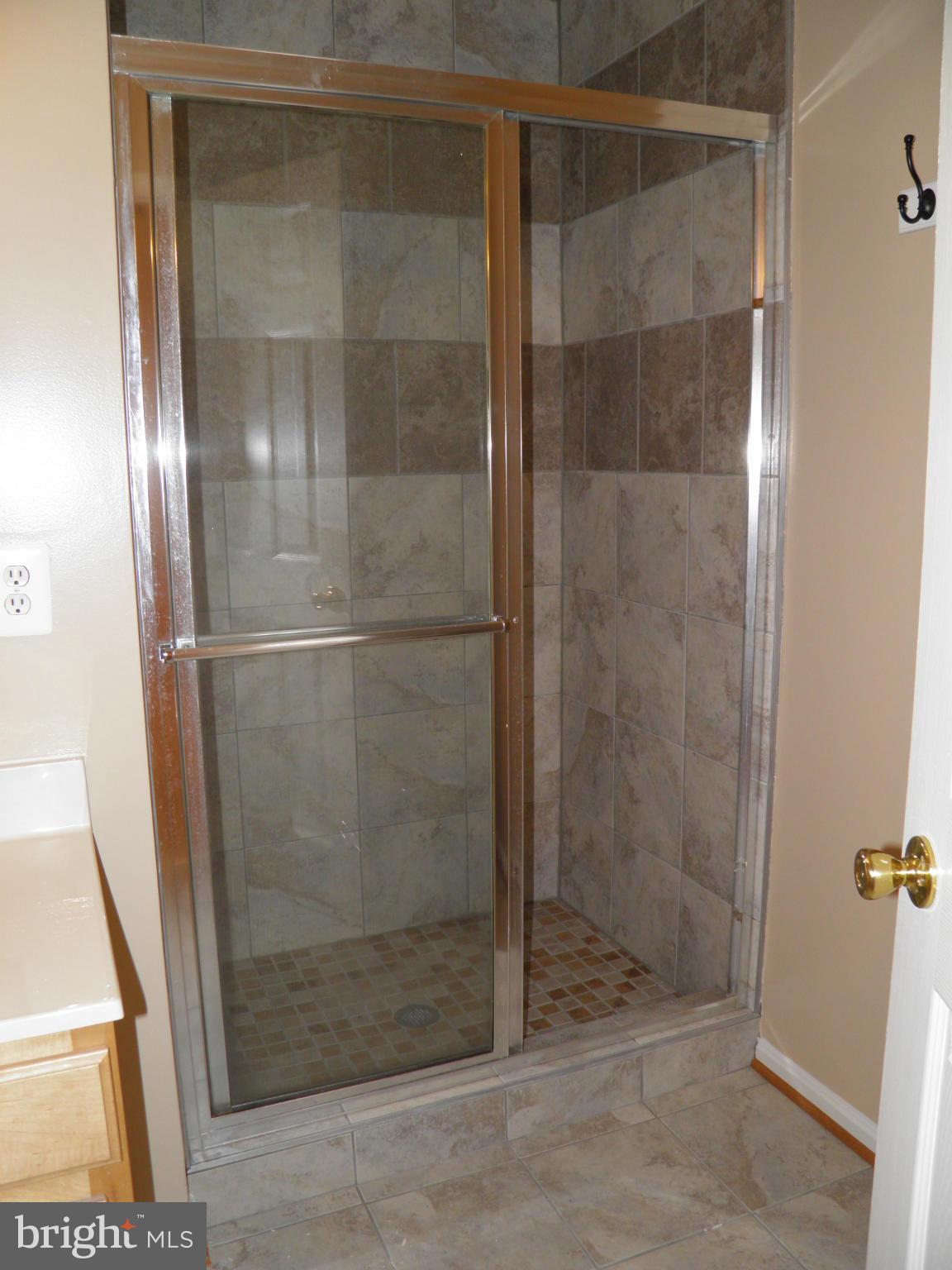 SHEFFIELD MANOR - Residential Lease