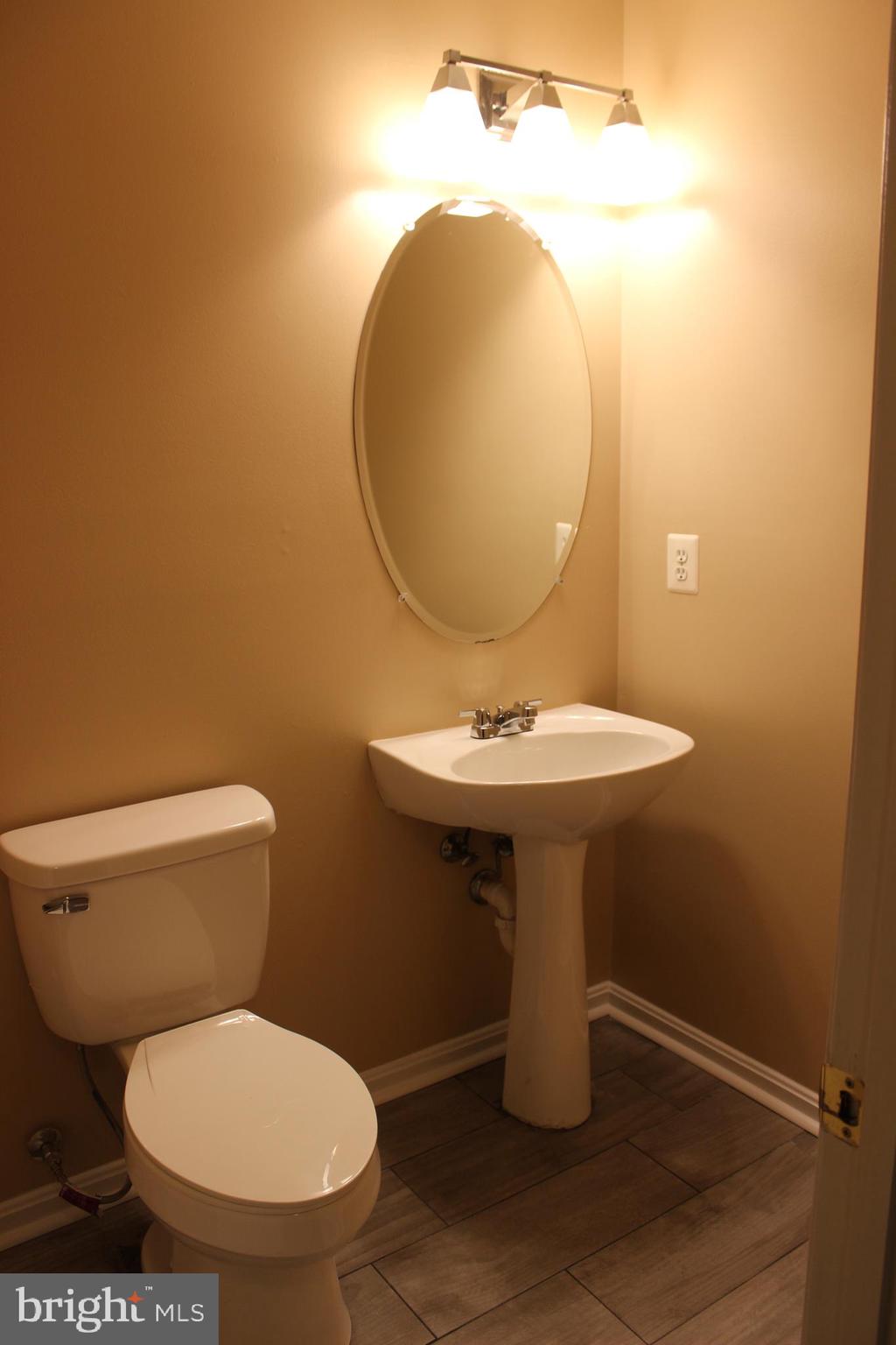 SHEFFIELD MANOR - Residential Lease