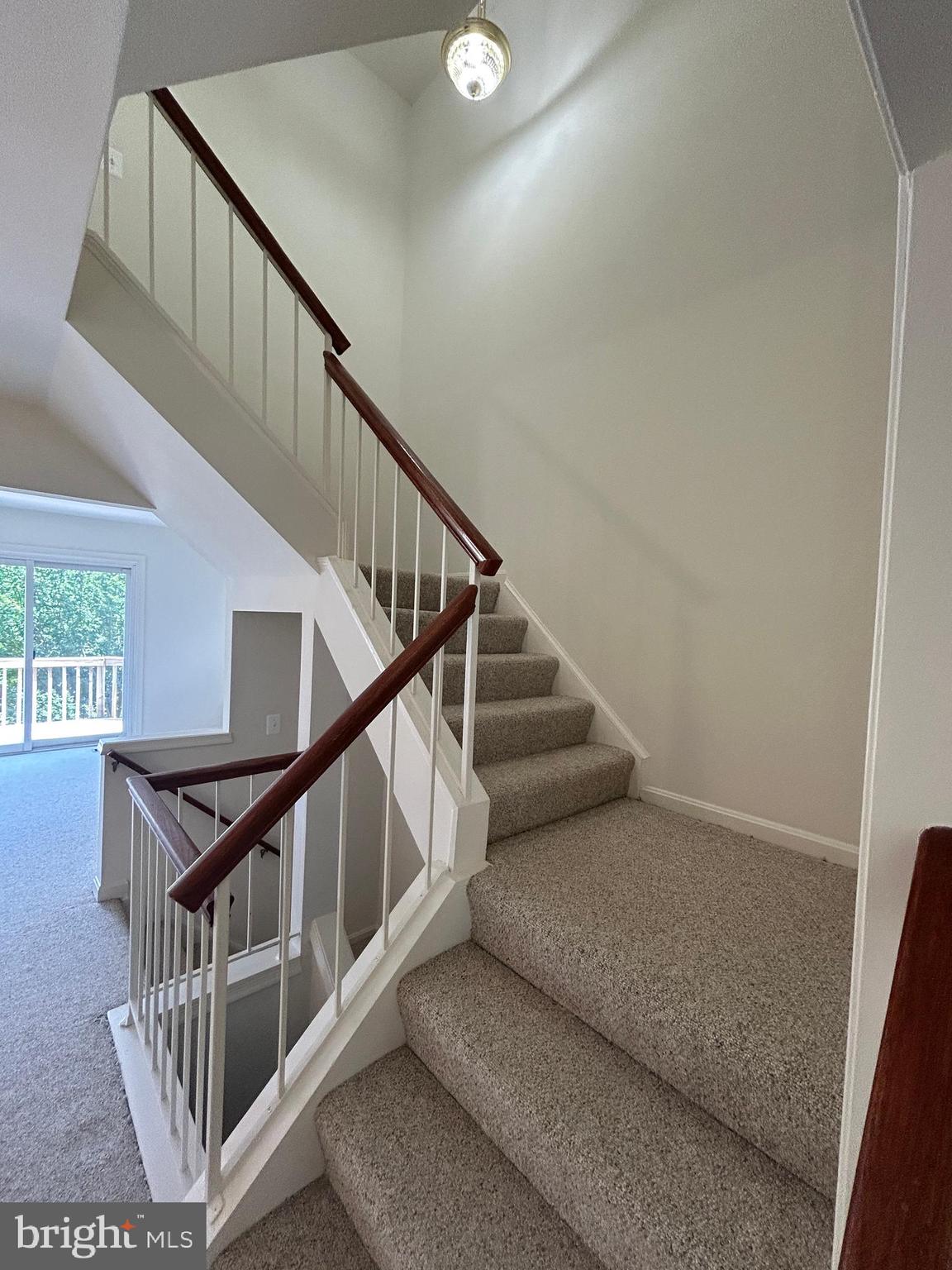 SPRING KNOLL - Residential Lease