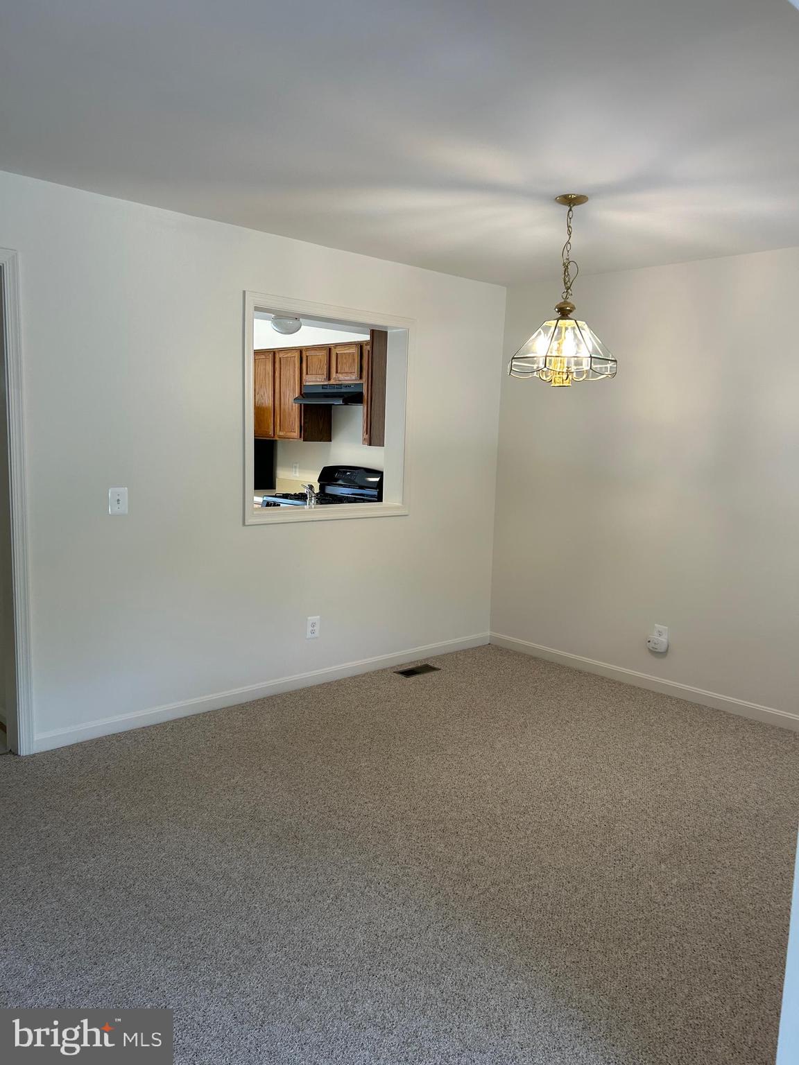 SPRING KNOLL - Residential Lease