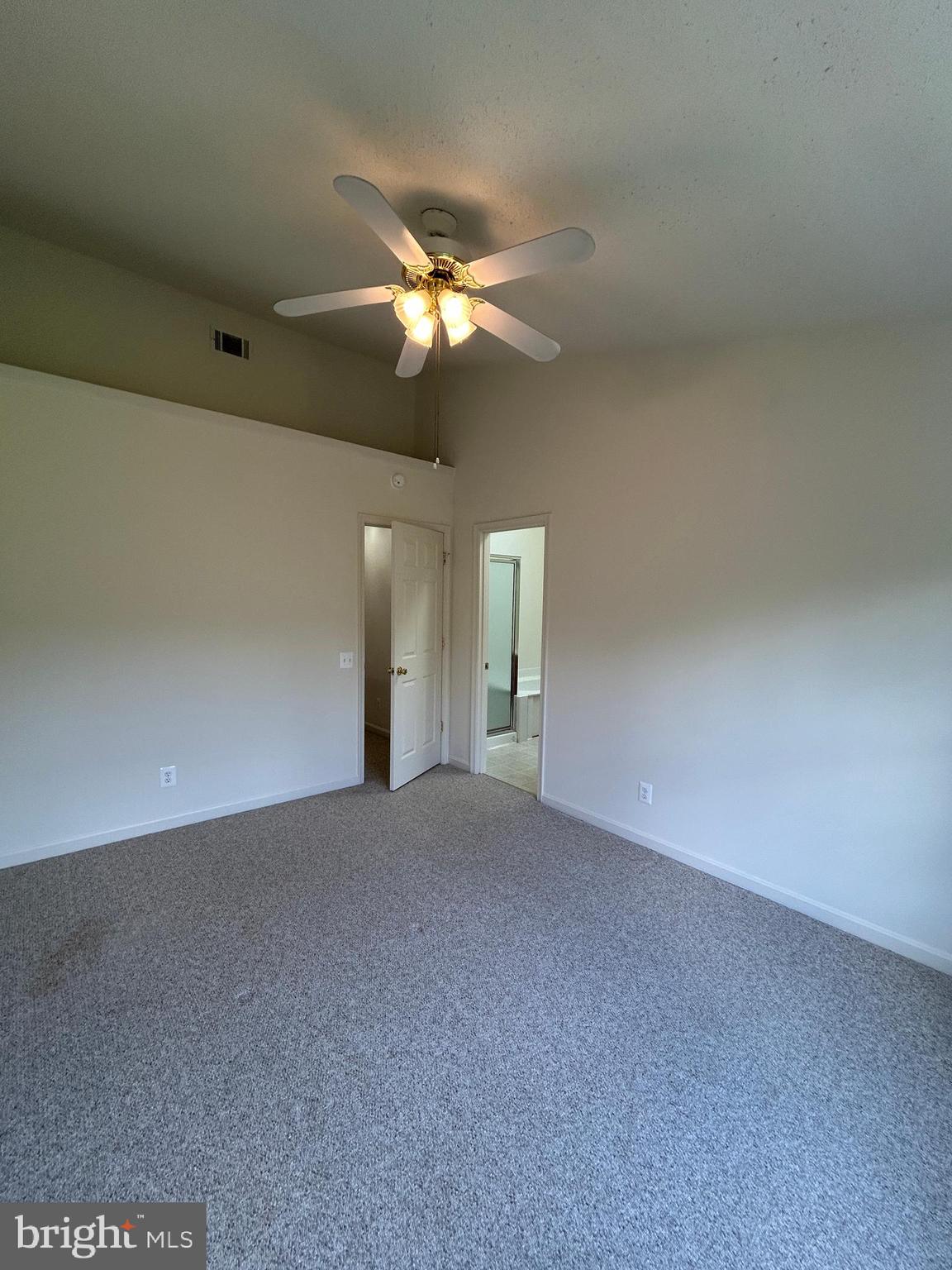 SPRING KNOLL - Residential Lease