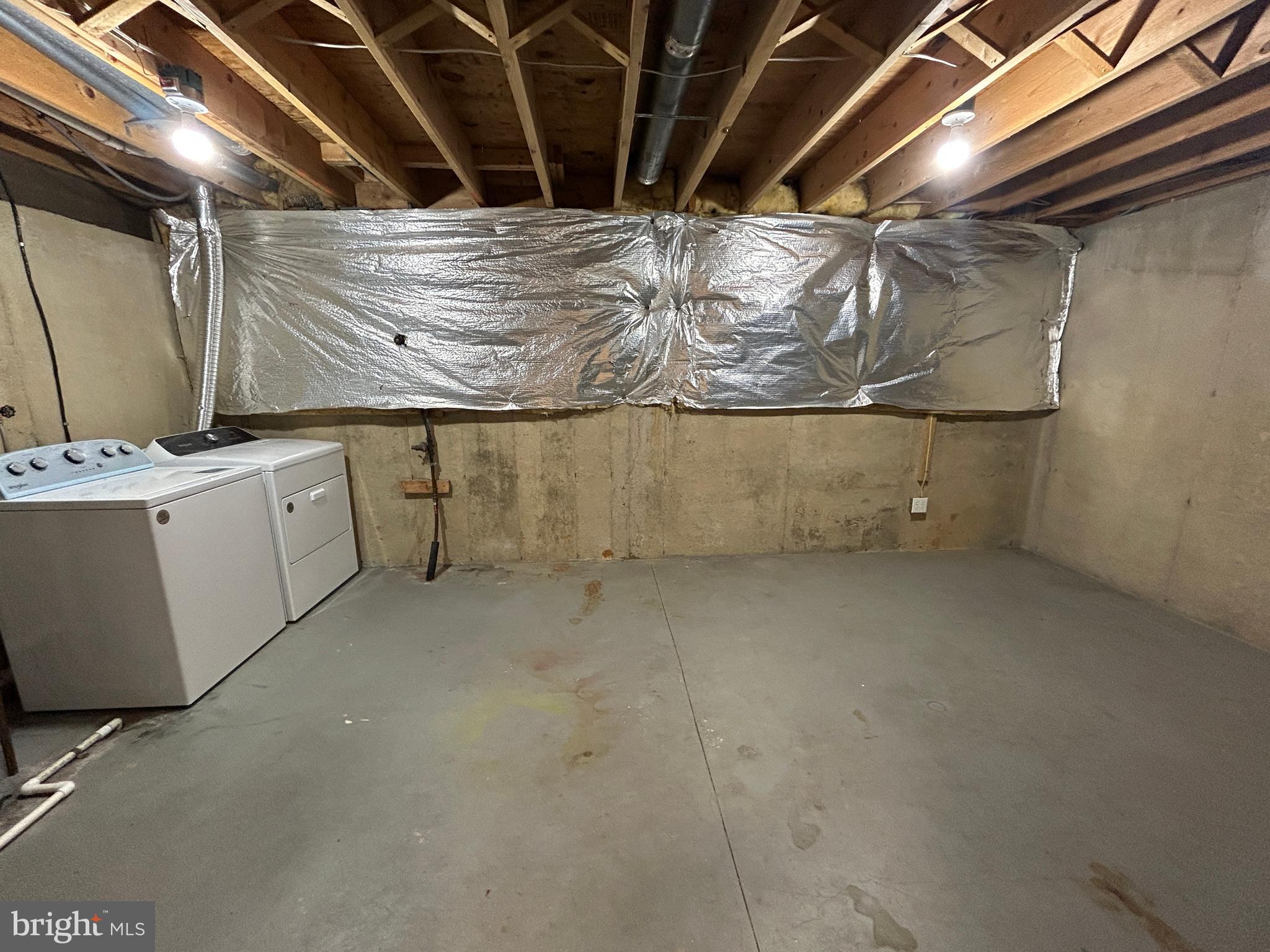 SPRING KNOLL - Residential Lease