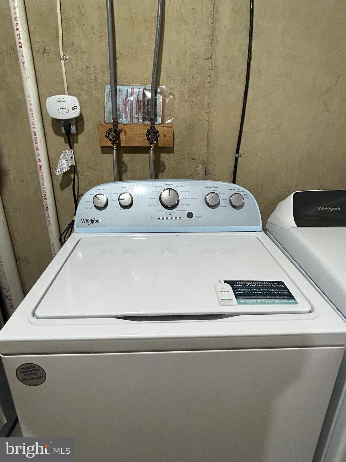 SPRING KNOLL - Residential Lease