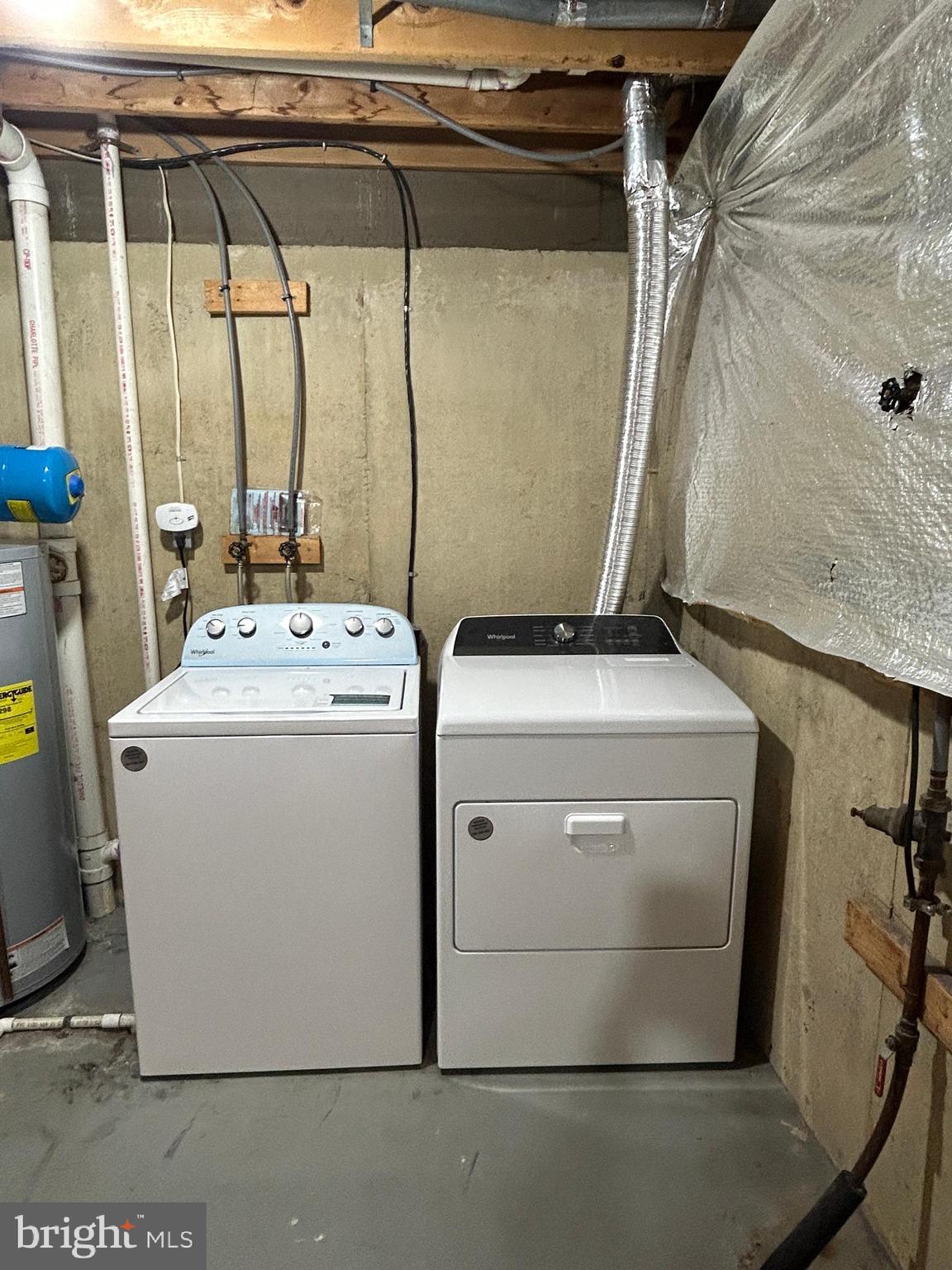 SPRING KNOLL - Residential Lease