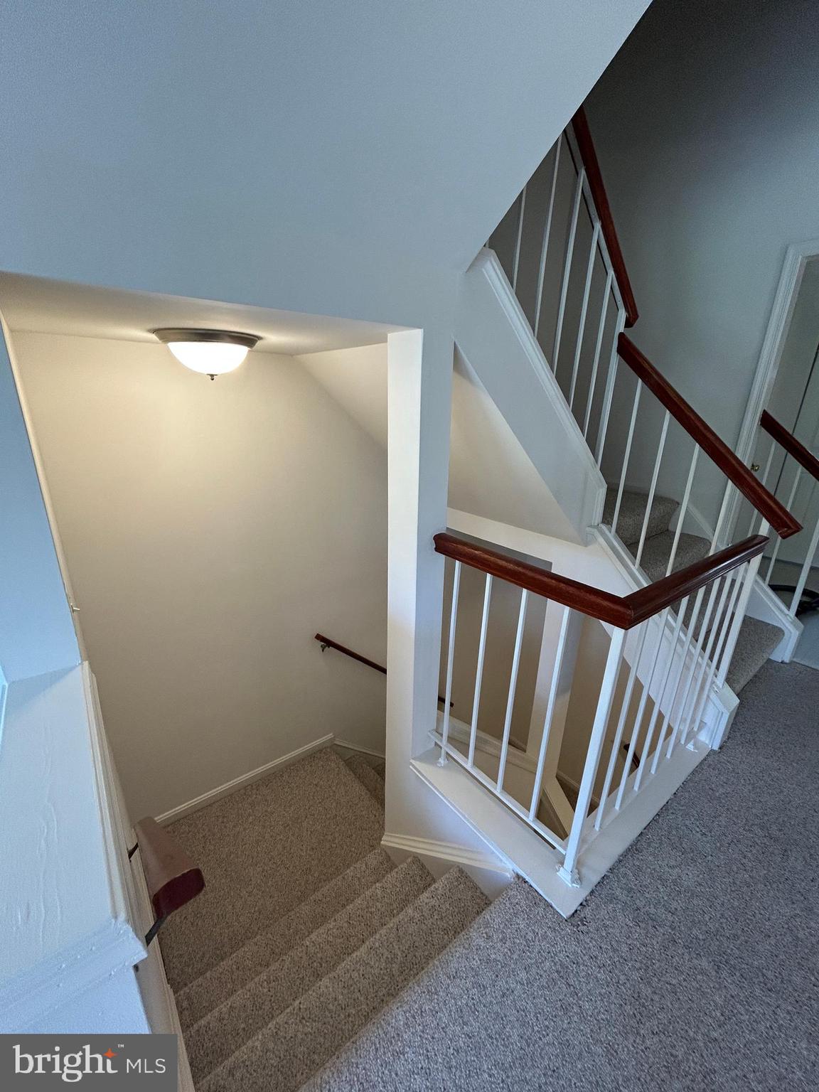 SPRING KNOLL - Residential Lease