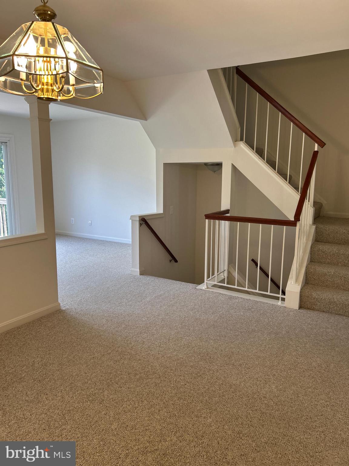 SPRING KNOLL - Residential Lease