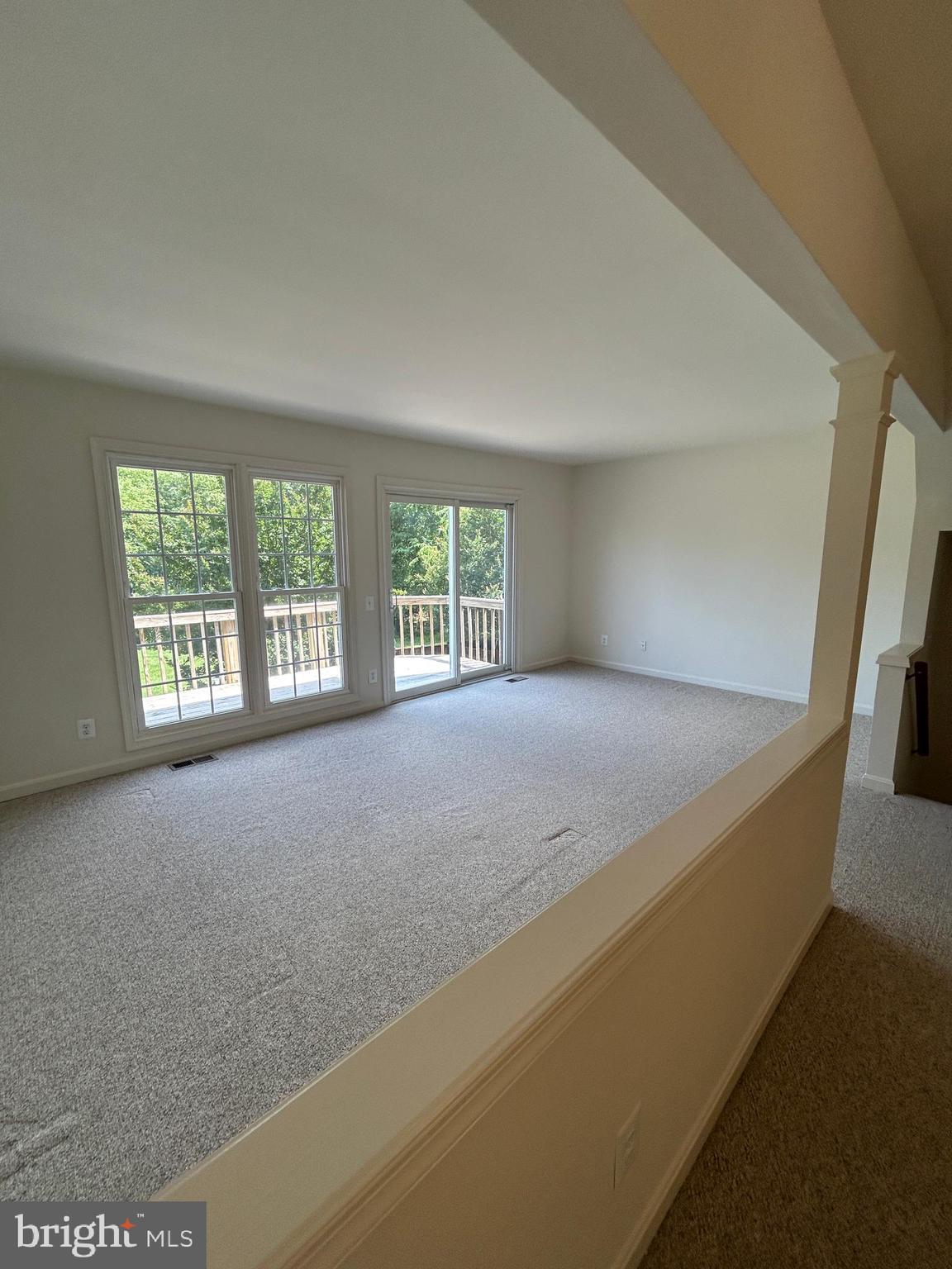 SPRING KNOLL - Residential Lease