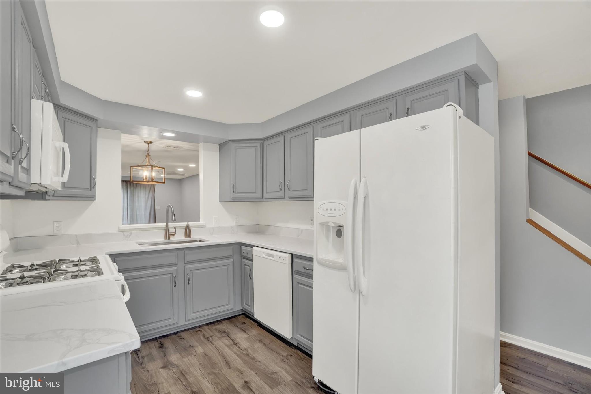 602 KENSINGTON COURT 602