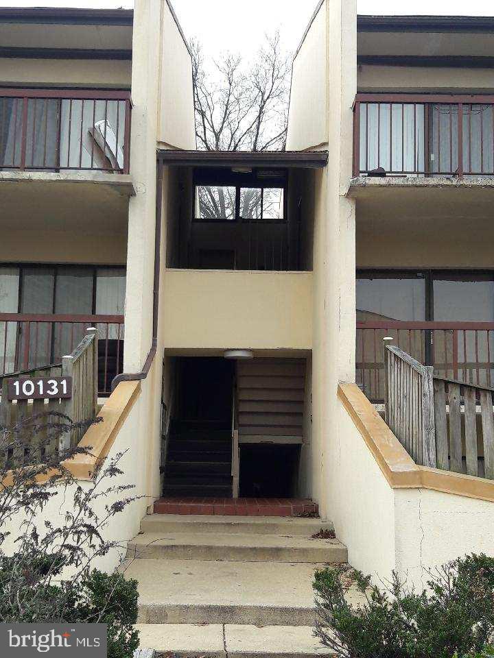 GREAT LOCATION BEAUTIFUL 1 BR 1 BA UNIT UPDATED APPLICANCES AND FIXTURES AND FLOORS. TENANT MUST HAVE GOOD CREDIT. NO PETS ALLOWED. ONE AND TWO YEAR LEASE AVAILABLE