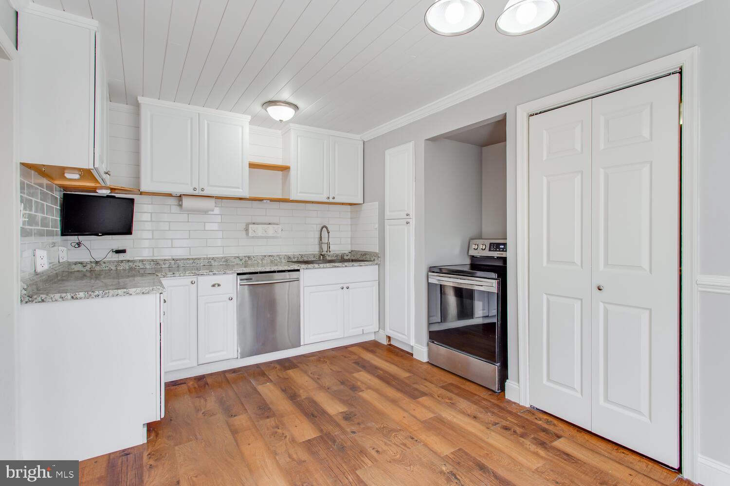 GUNSTON HEIGHTS - Residential