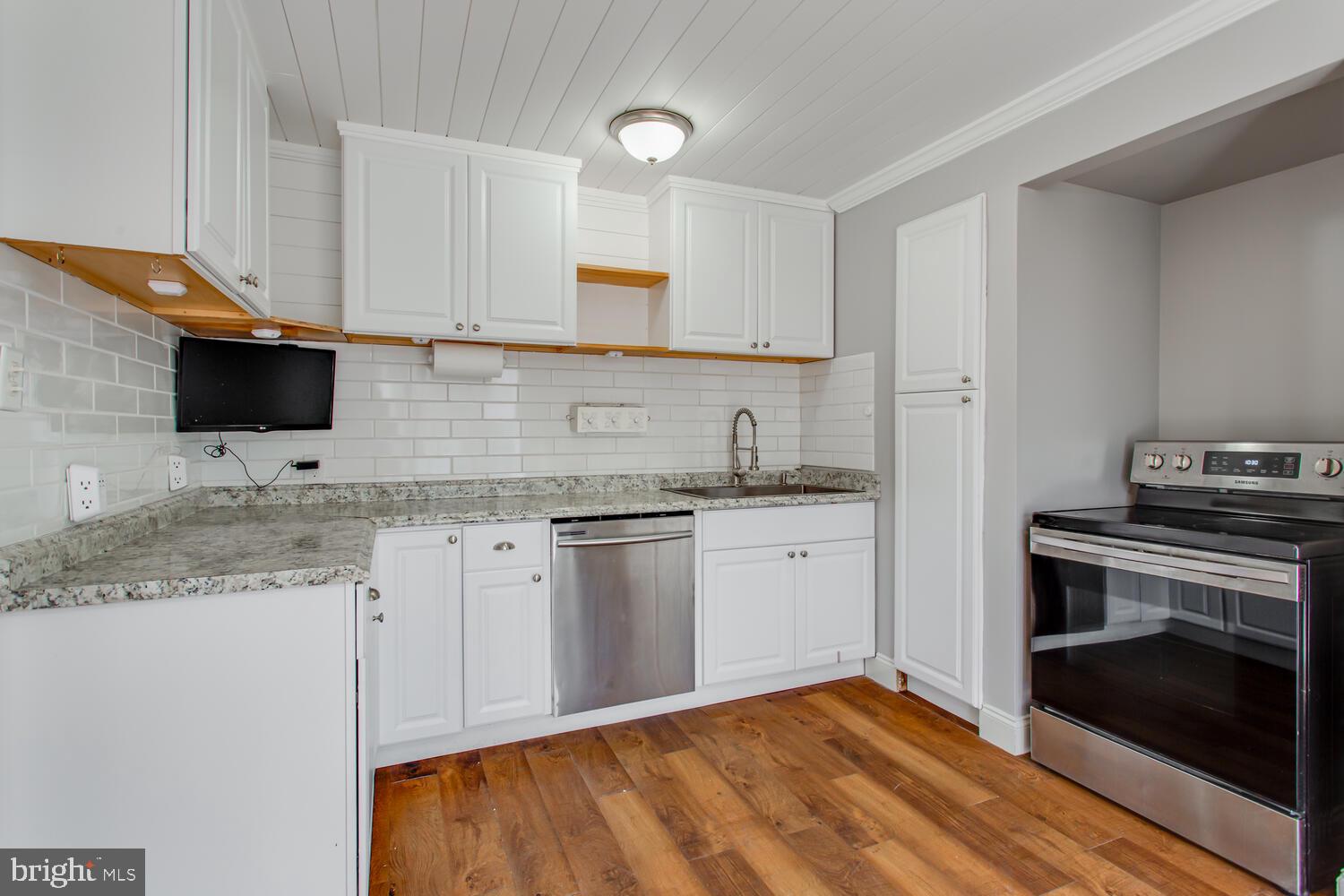 GUNSTON HEIGHTS - Residential