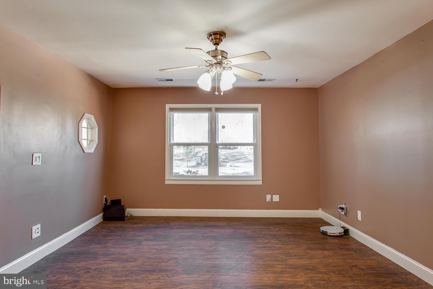 GUNSTON HEIGHTS - Residential