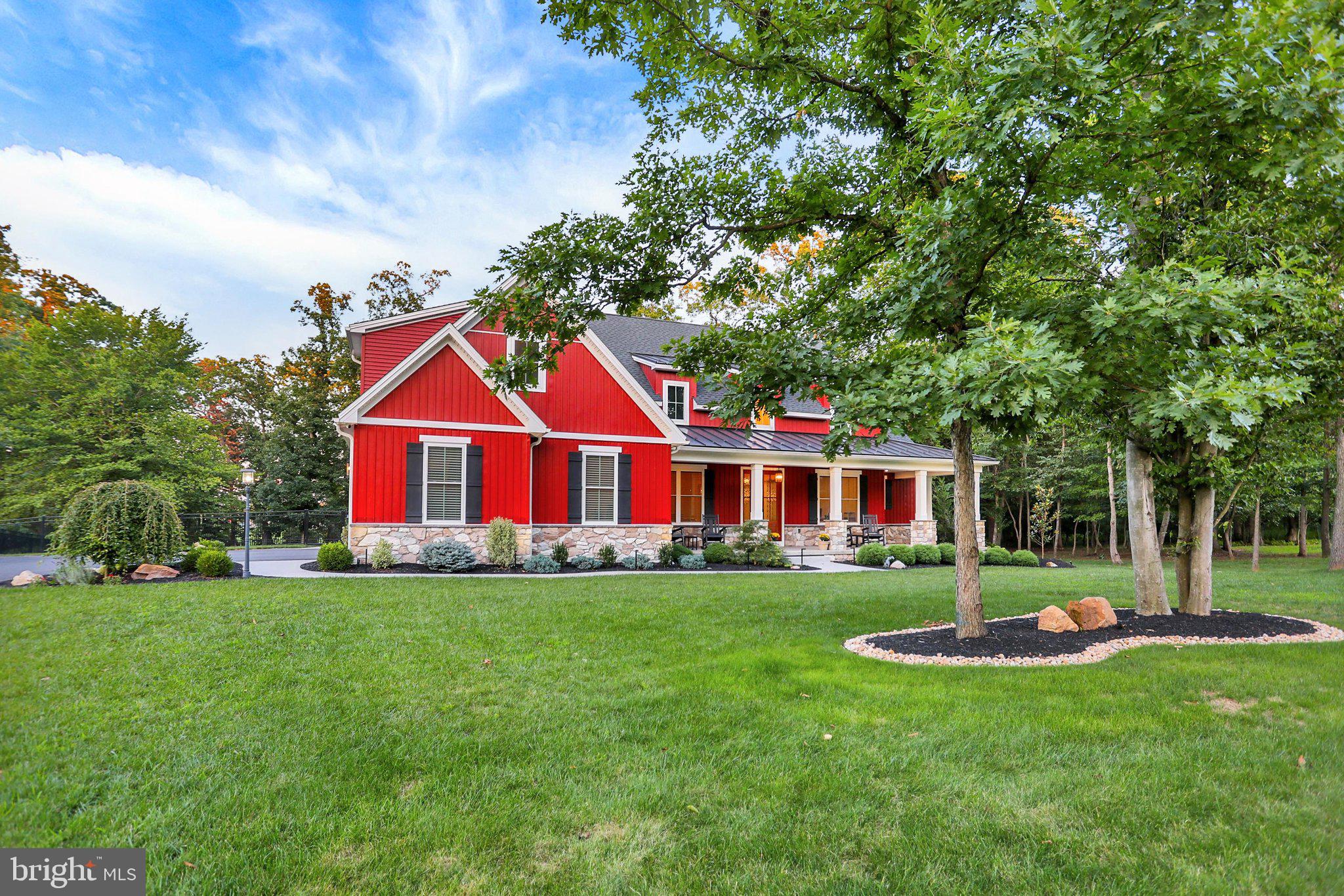 3 RED OAK LANE