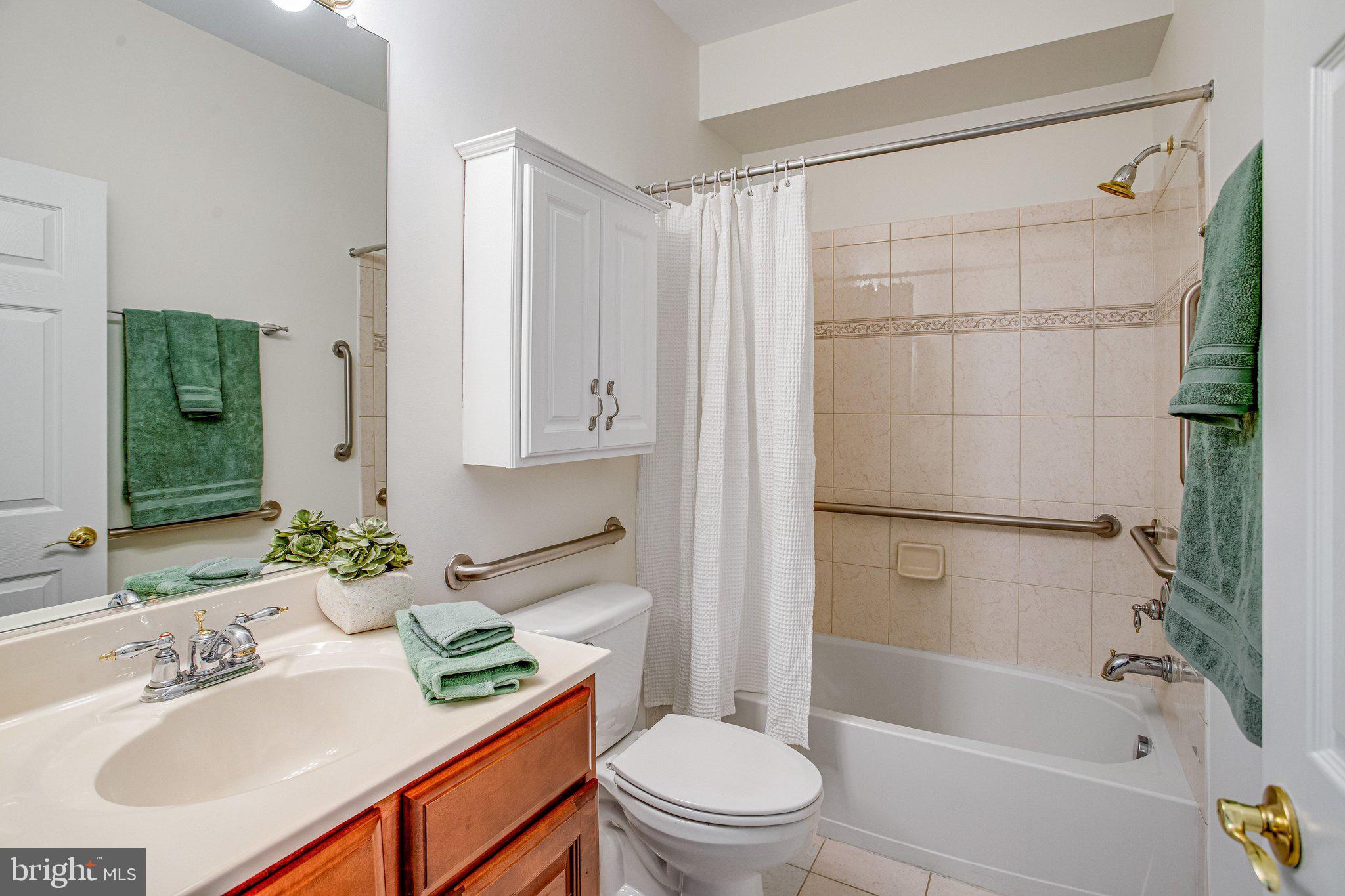 FOUR SEASONS IN HISTORIC VIRGINIA - Residential