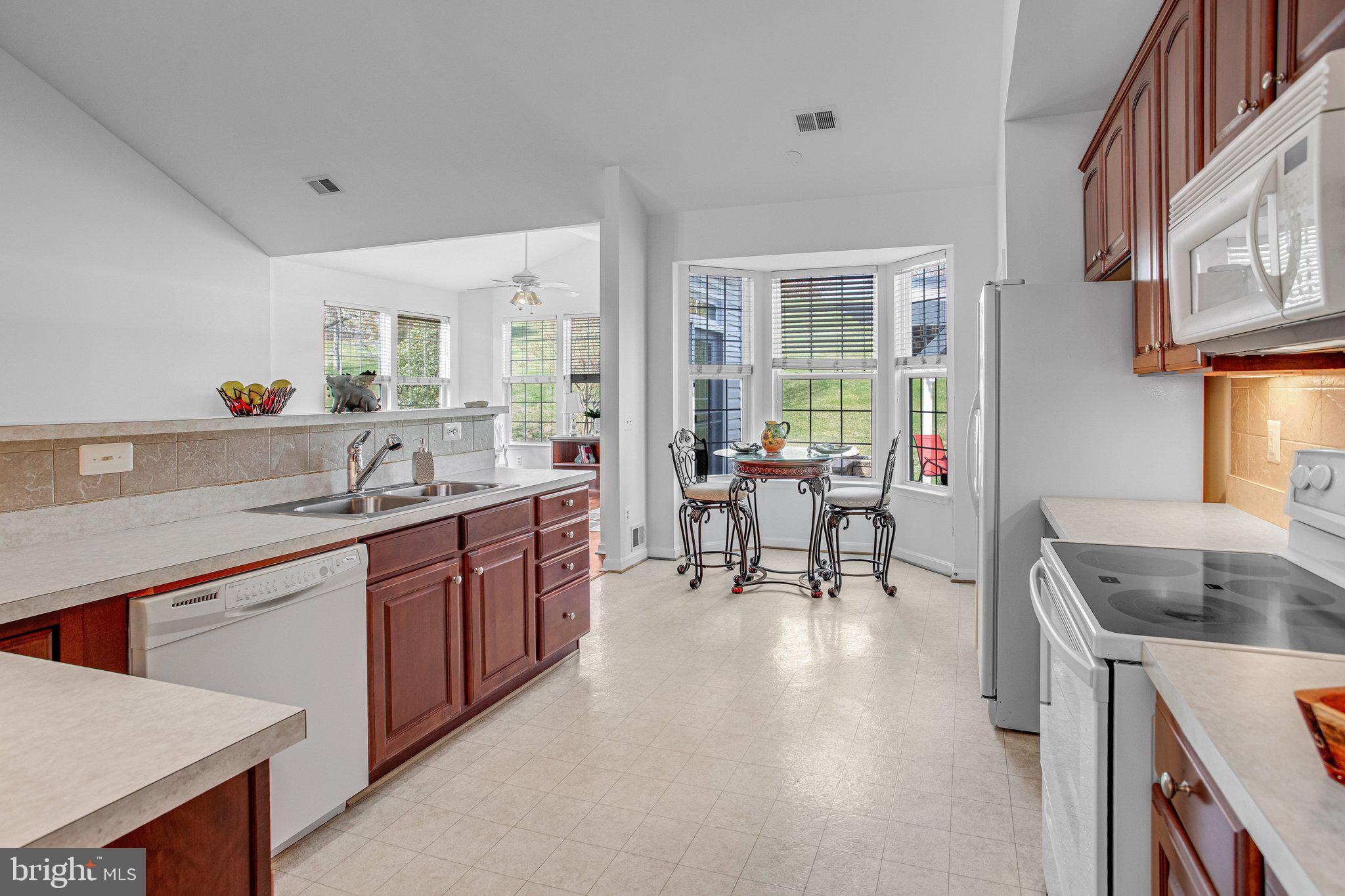 FOUR SEASONS IN HISTORIC VIRGINIA - Residential