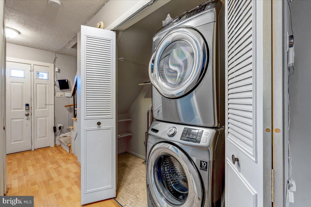 SUGARLAND RUN - Residential Lease