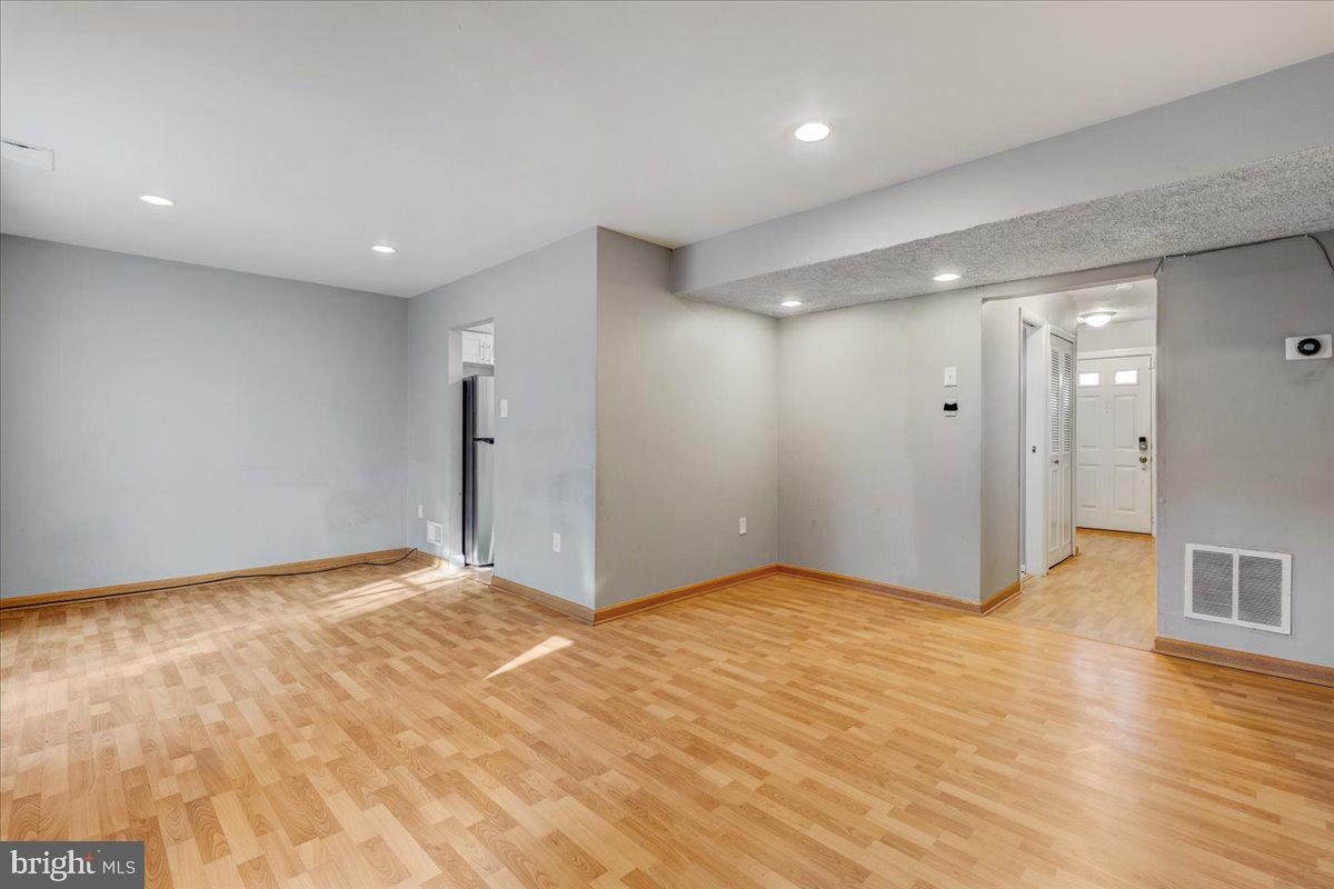 SUGARLAND RUN - Residential Lease