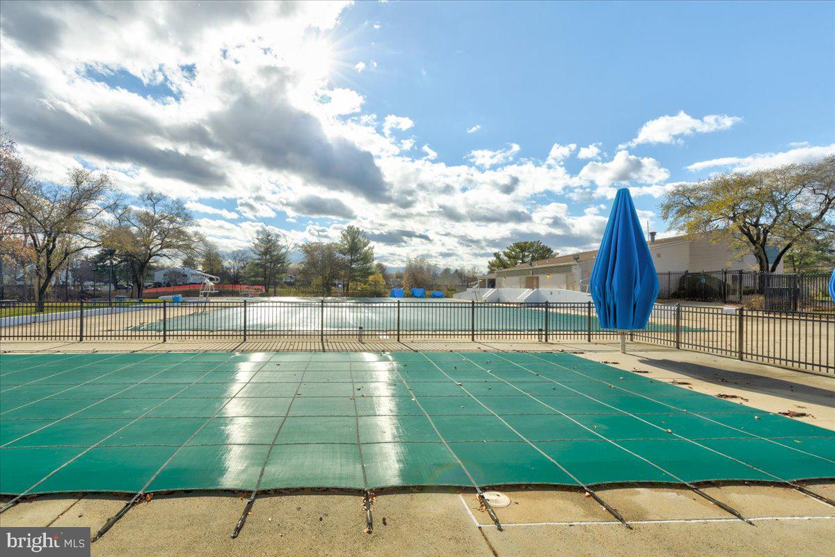 SUGARLAND RUN - Residential Lease