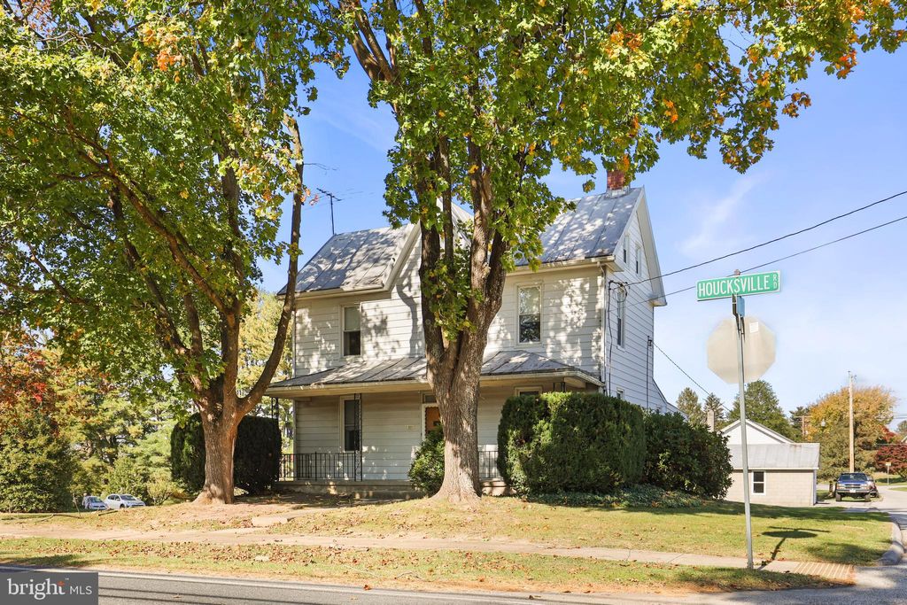 Photo of 920 N Houcksville Road, HAMPSTEAD, MD 21074 (MLS # MDCR2031012)