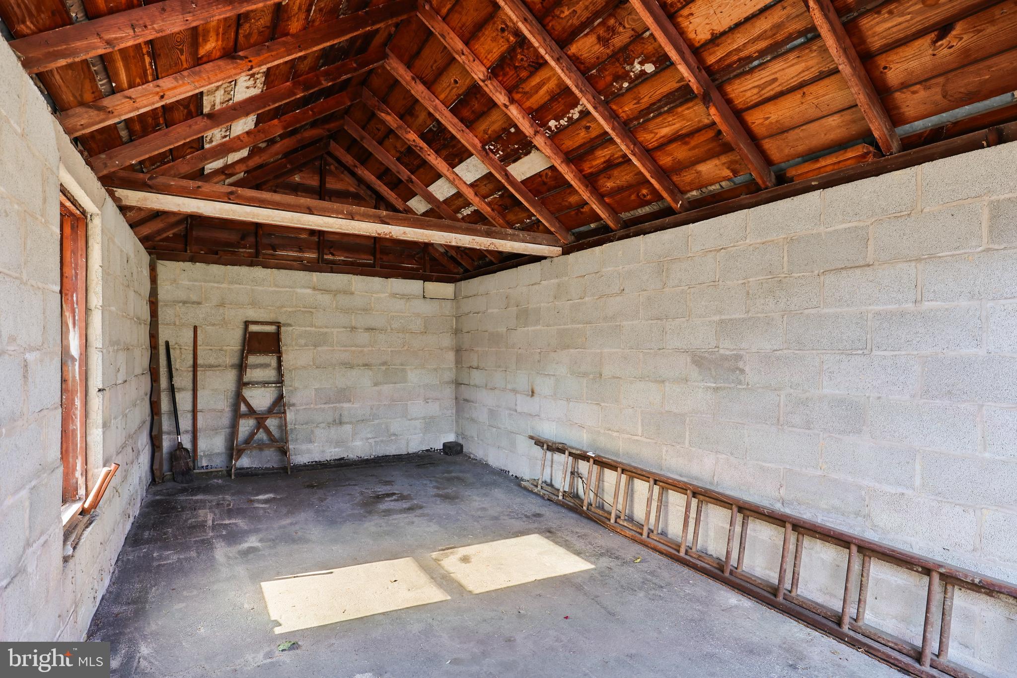 HAMPSTEAD - Residential