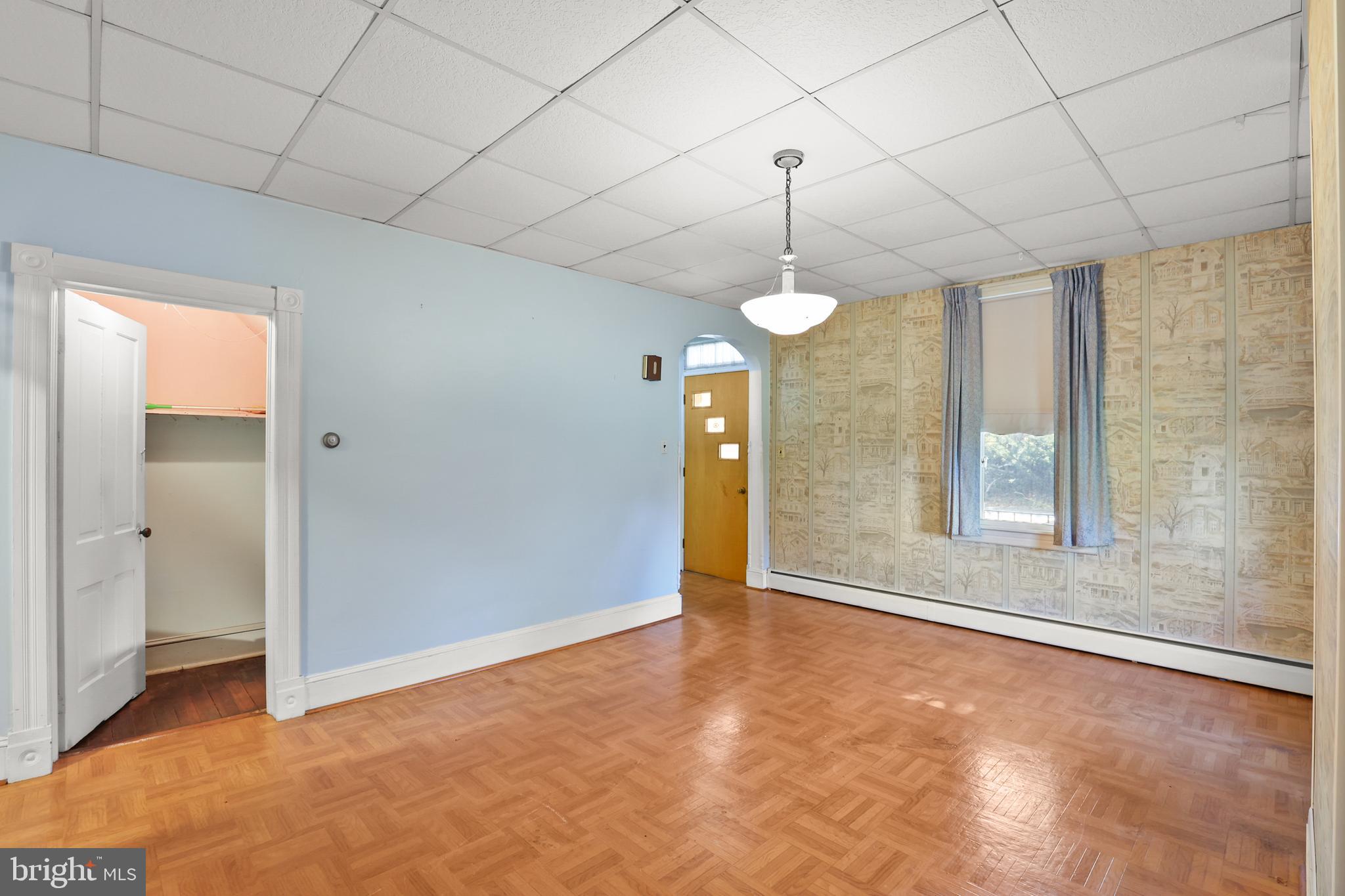 HAMPSTEAD - Residential