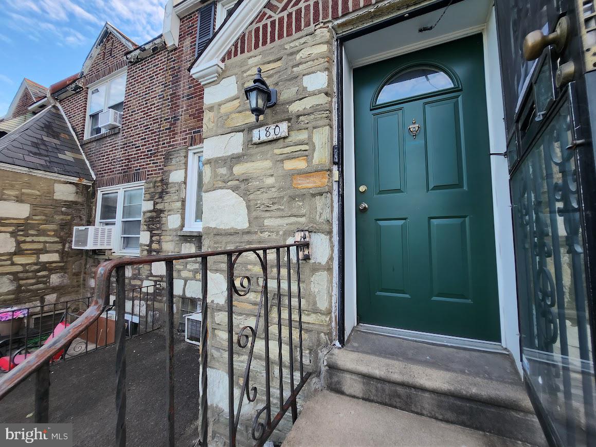 180 E CHELTENHAM AVENUE