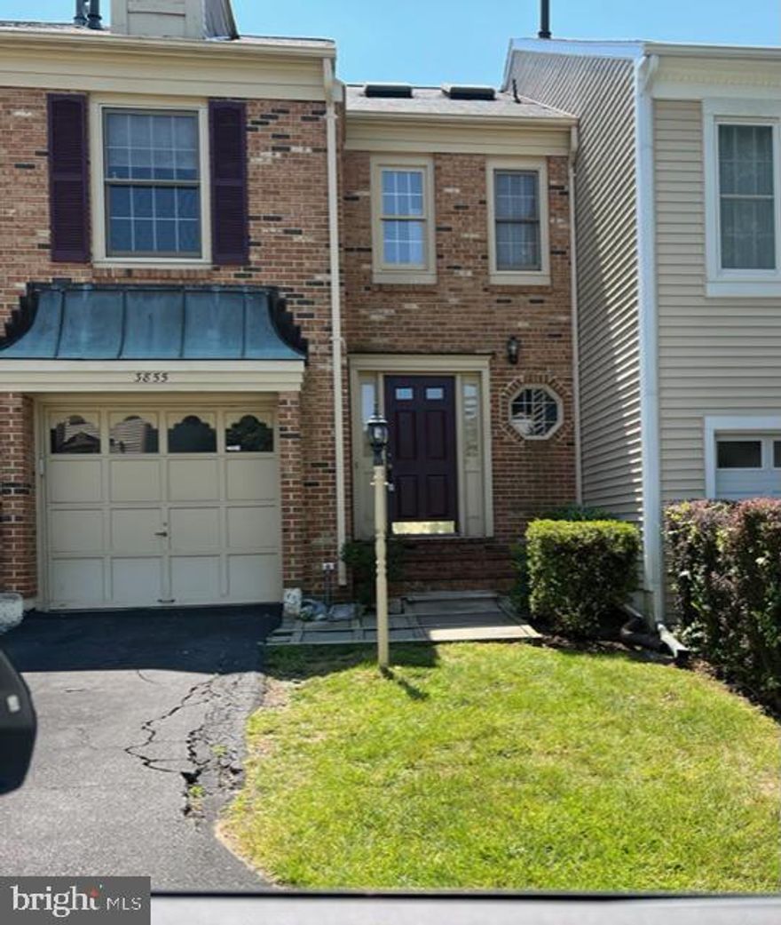 **READY FOR IMMEDIATE OCCUPANCY!!
 Fair Woods subdivison just minutes to Nova Fair Oaks Hospital,  Fair Oaks Mall, Greenbriar Shopping Center, Harris Teeter. Beautifully maintained 3 Bdrms/2.5 BA Three finished level townhome w/ garage freshly painted inside and new carpeting throughout.  Open floor plan with hardwood entry, 2 story ceiling, fireplace in Family Rm, updated kitchen w/granite, updated master bath, patio w/fenced backyard. Partially finished basement for rec room or extra bedroom.  Full size washer/dryer in basement. Plenty of light is provided from skylites, 2nd Bedrm & Master Bedrm with Balcony. Home will be ready for immediate occupancy.