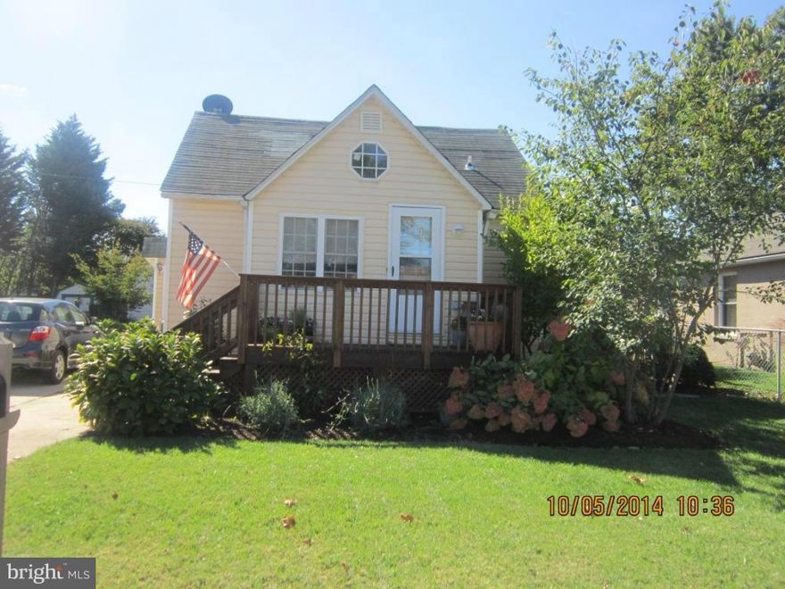 24 hr notice SHORT SALE LENDER Pre Approved. Appraisal came in at $170,000.Cute 3 bedroom/2 bath in AA County. Some renovation in 2005. LR with vaulted ceiling,recessed lights,gas fireplace. Separate DR. Eat-in kitchen with ceramic tile,butlers pantry. 2 main level bedrooms and full bath. 2nd level has 1 bedroom and bath.  Attorney handles short sale and settlement. Ready to settle.