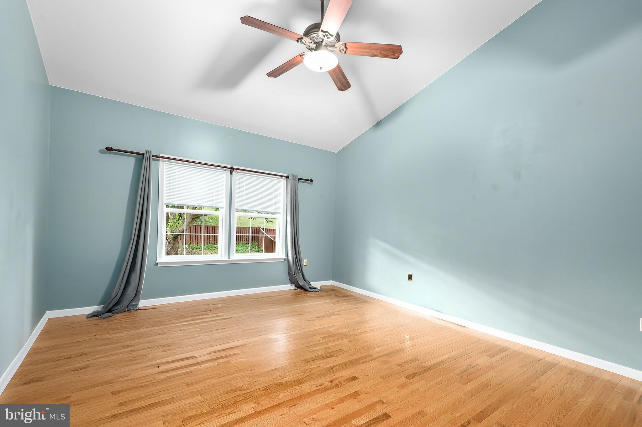 LAUREL RIDGE - Residential