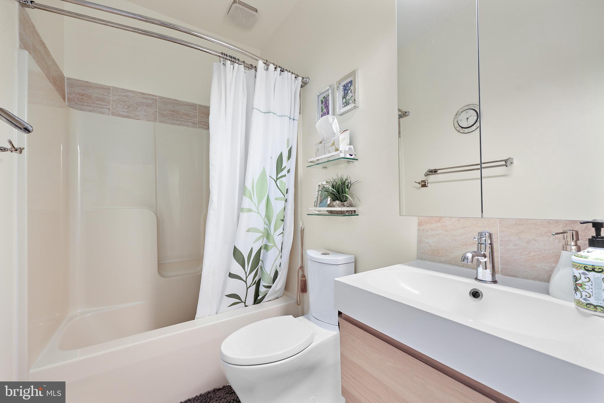 LAUREL RIDGE - Residential