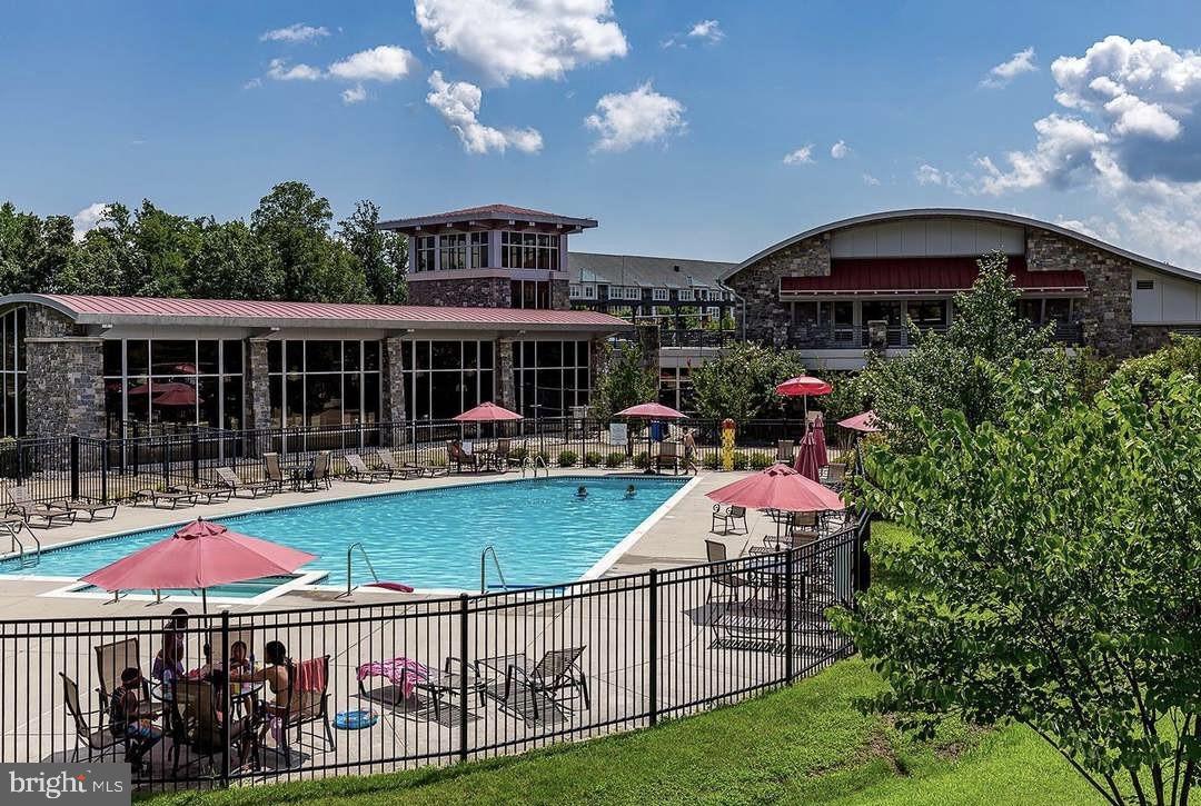 POTOMAC CLUB - Residential