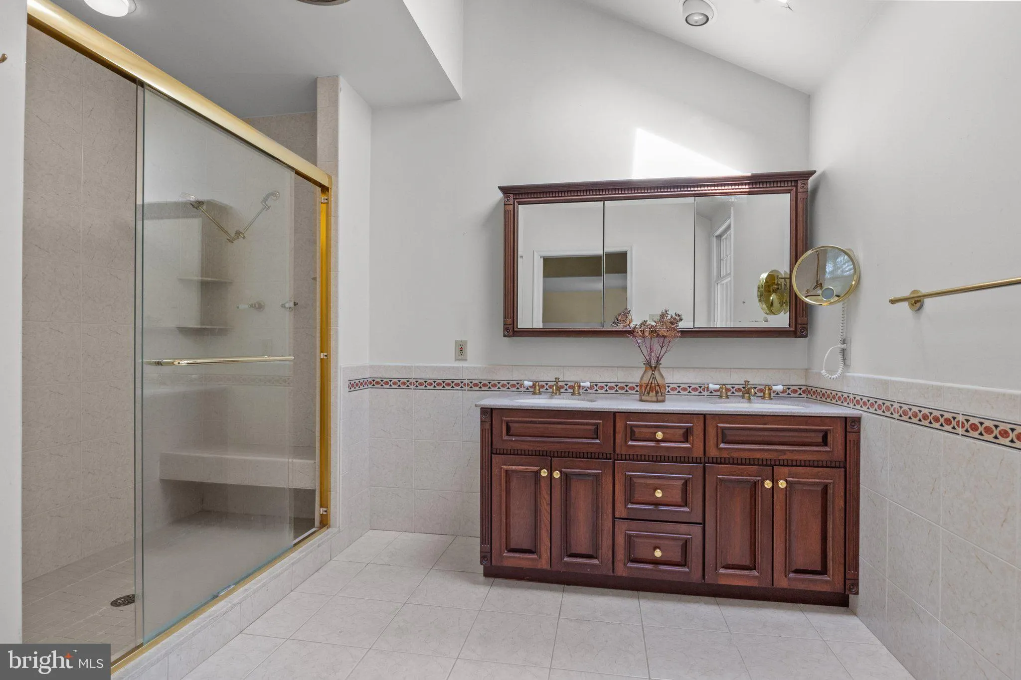 Yardley, Pennsylvania 19067, United States, 5 Bedrooms Bedrooms, ,3 BathroomsBathrooms,Residential,Contingent,86677