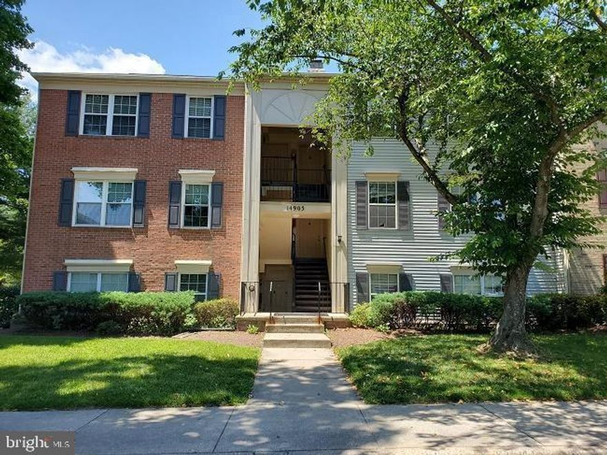 Ready to move in. Come and reside in this renovated 2 bedroom, 2 baths Condominium in Longmead Crossing Community. Hardwood floors in living, dining room and bedrooms. Updated appliances, in unit Washer and Dryer. Community playgrounds and swimming pool. Convenient to public transportation, bus, metro line, and ICC connector.