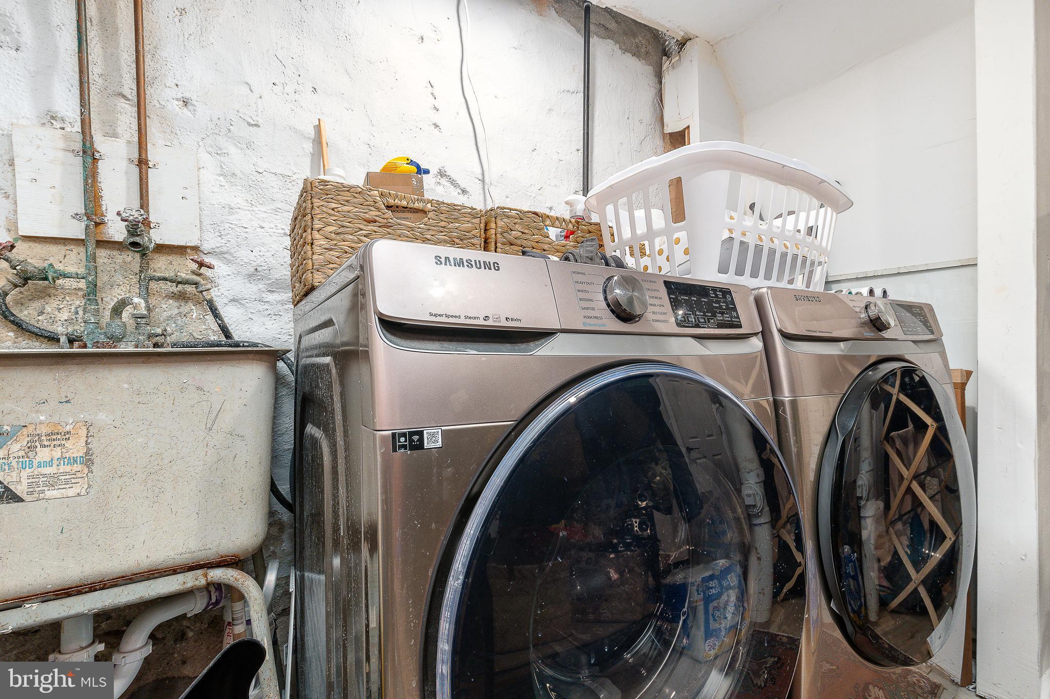 EAST FALLS - Residential