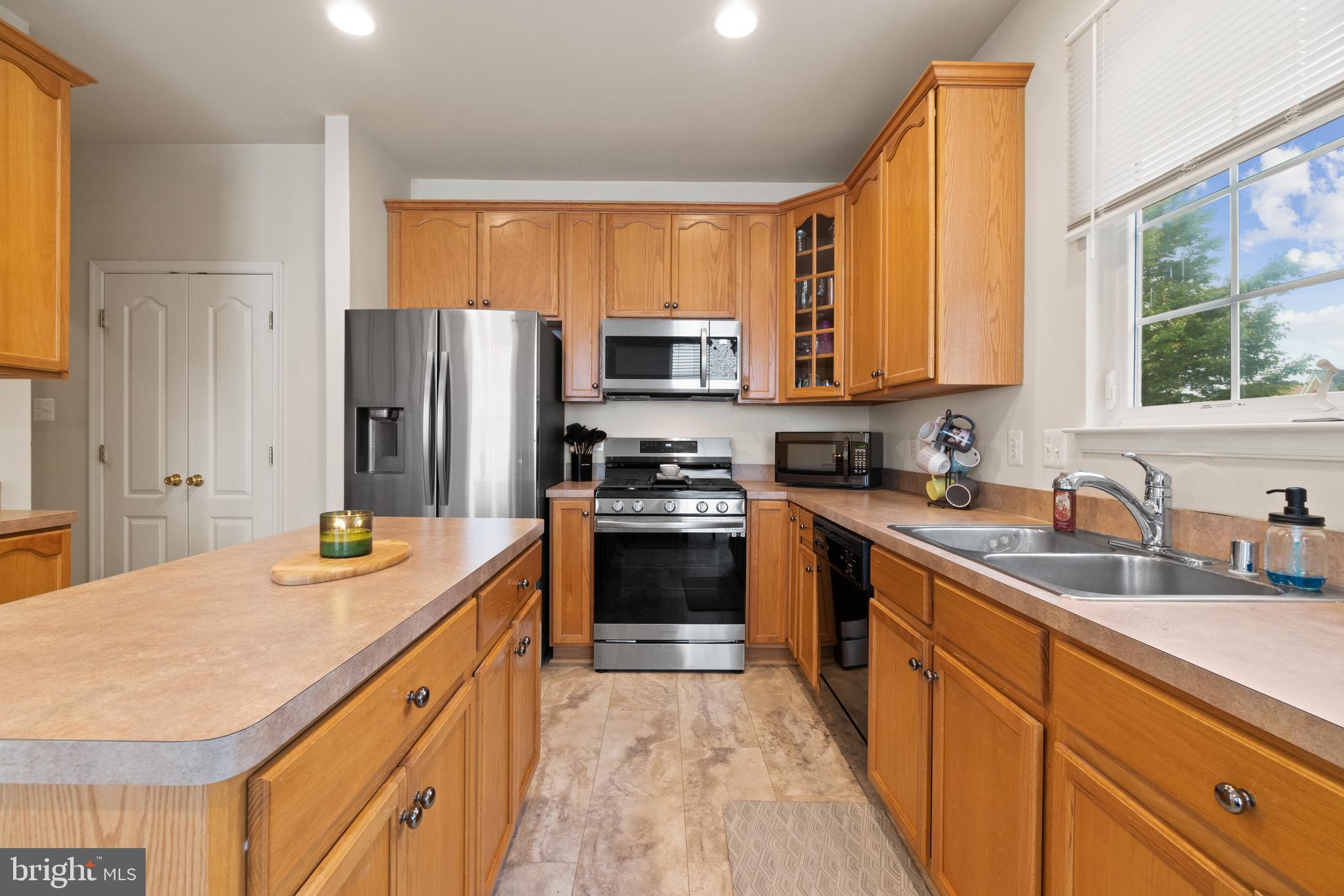 SEVEN OAKS - Residential