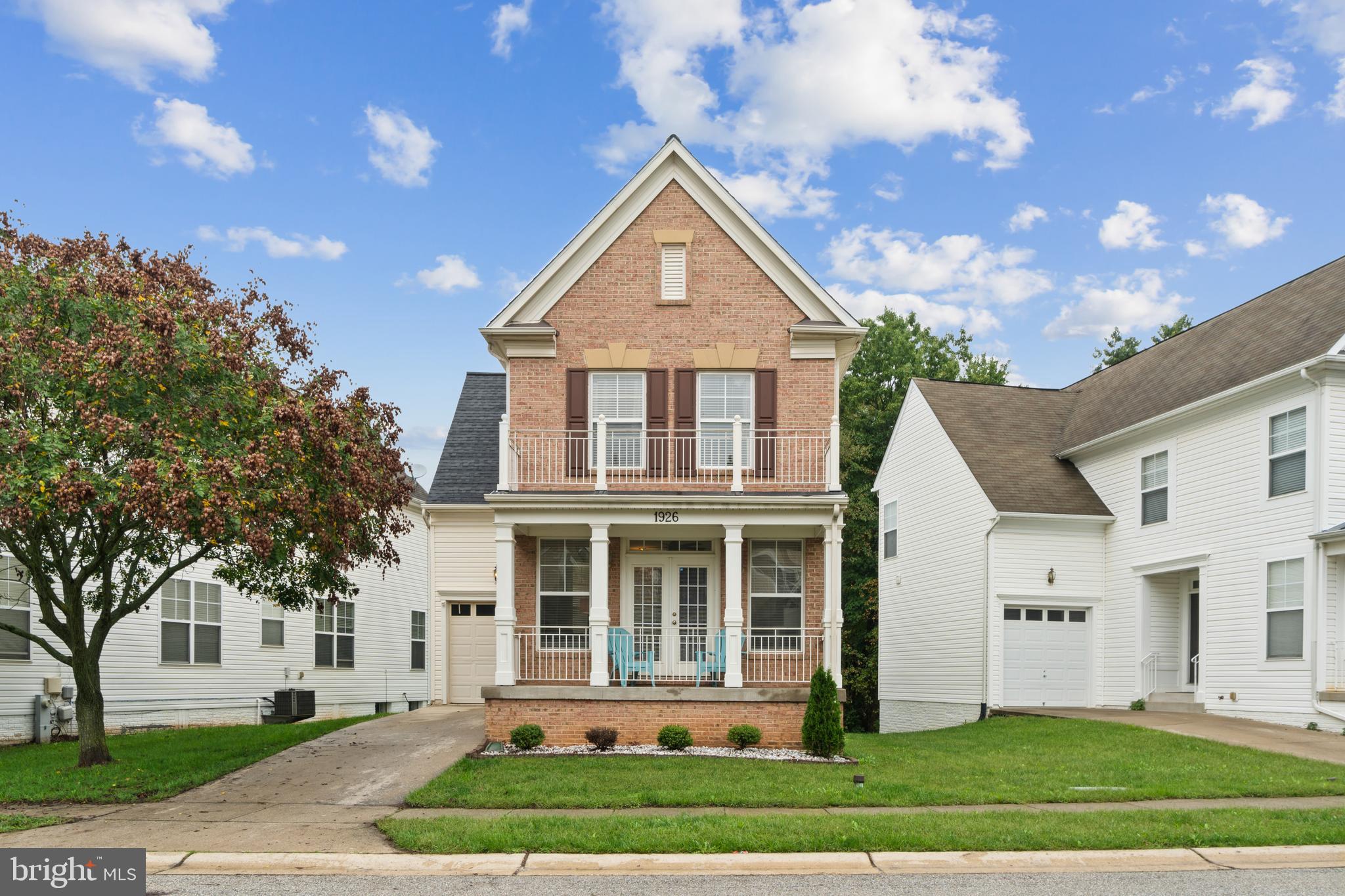 Beautiful single family home! Do not miss the opportunity on this cozy home in the sought after seven oaks community. Tons of recent upgrades include, HVAC 2022, Roof 2022, Kitchen flooring and appliances 2022. Freshly cleaned carpets. Awaiting your personal touch to call it home. Conveniently located near shopping and major roads for easy commute.