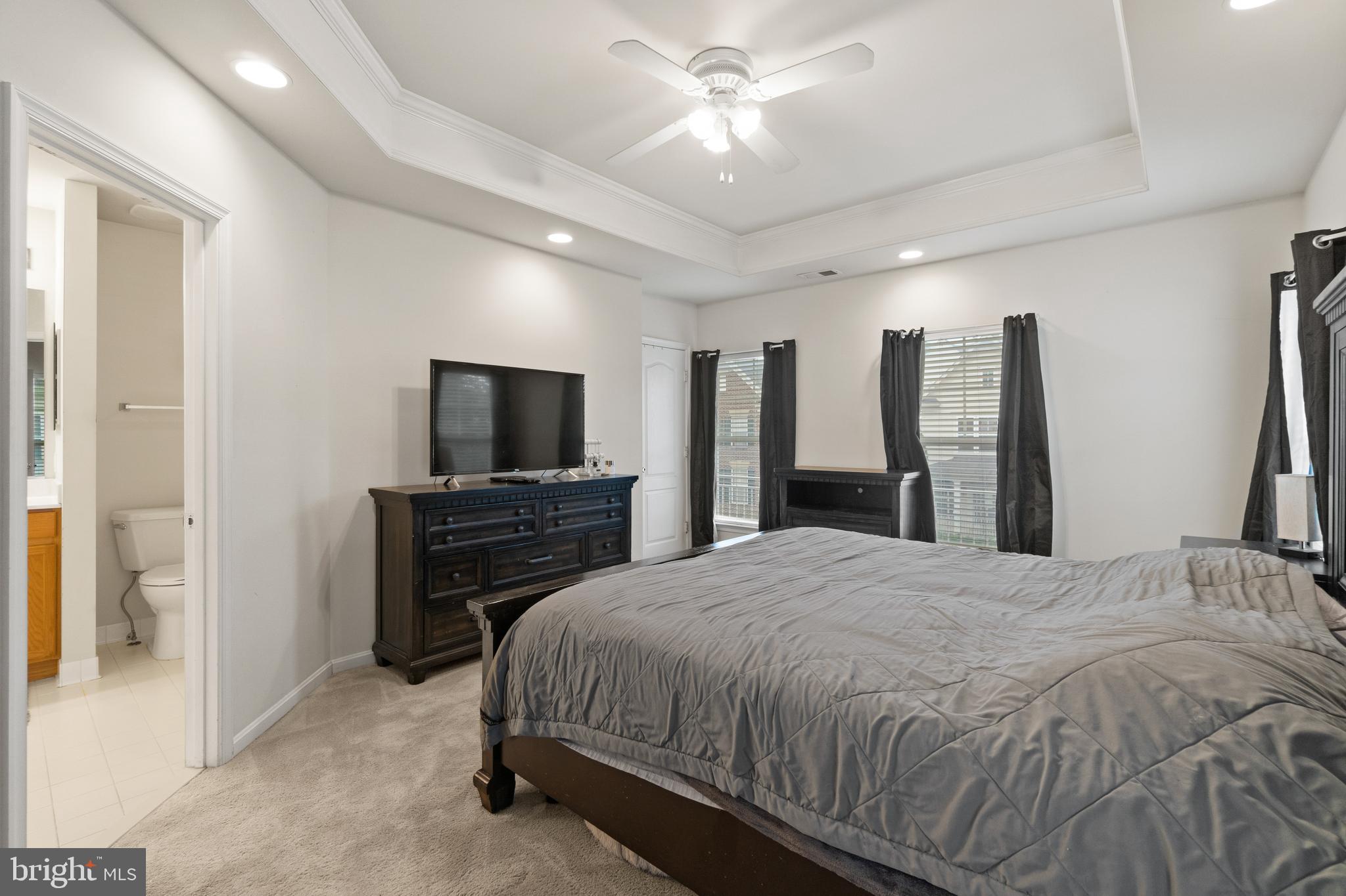 SEVEN OAKS - Residential