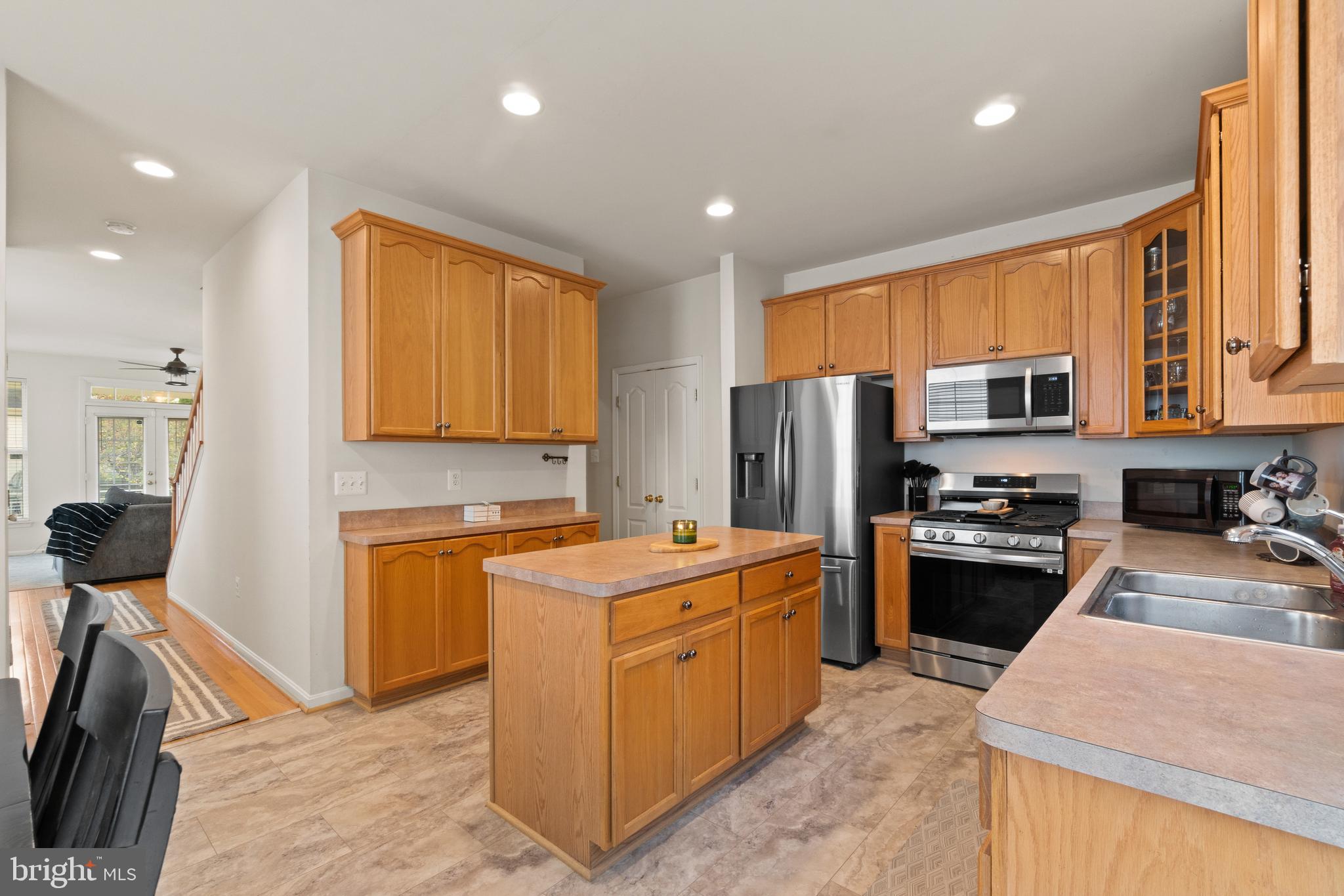 SEVEN OAKS - Residential