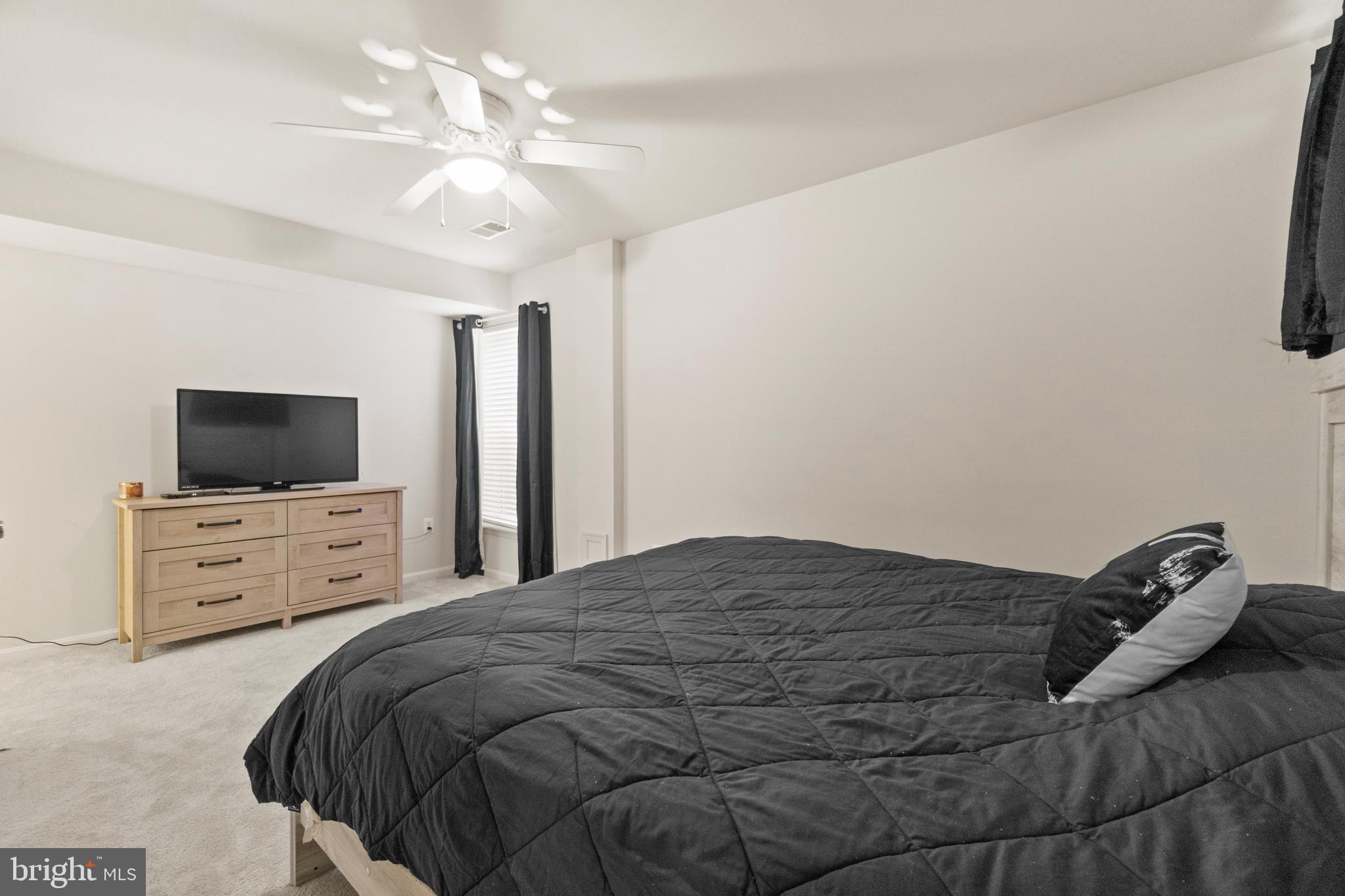 SEVEN OAKS - Residential